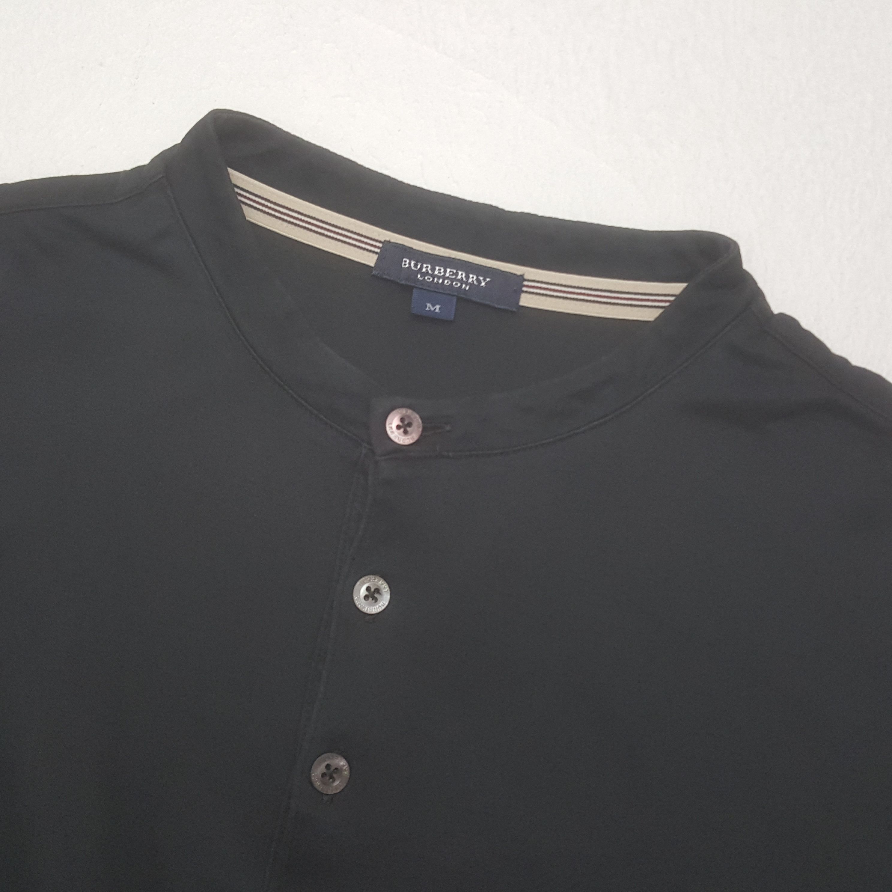 Burberry × Vintage Vintage Burberry London Nova Check T-shirt Size US M / EU 48-50 / 2 - 4 Thumbnail