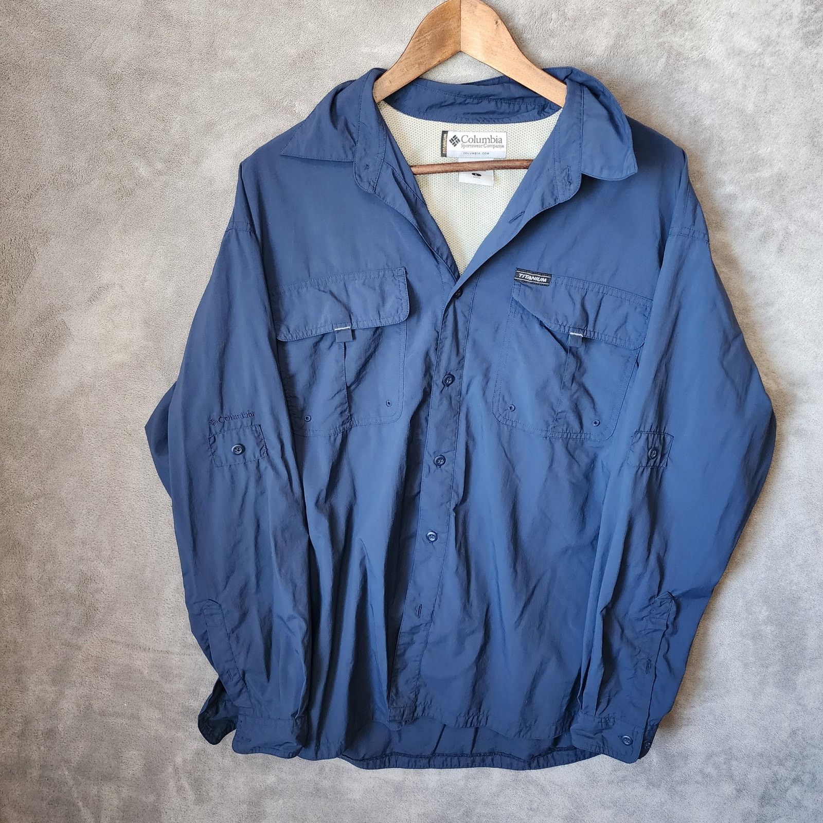 Columbia Columbia Men's Large Blue Hiking Shirt Mesh Collar Size US L / EU 52-54 / 3 - 1 Thumbnail