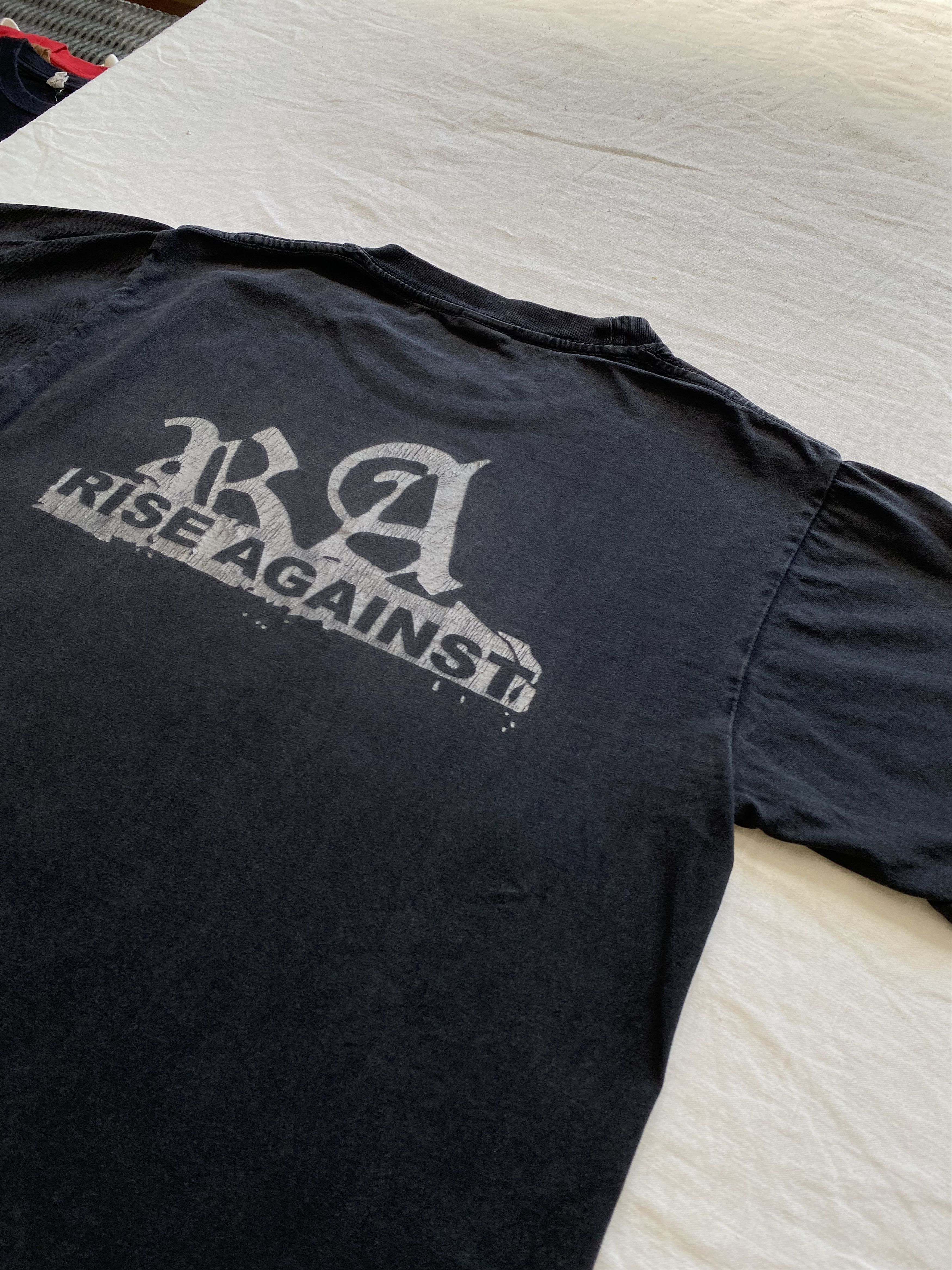 Band Tees Vintage 2000s Rise Against Rock Band T-shirt Size US S / EU 44-46 / 1 - 19 Thumbnail