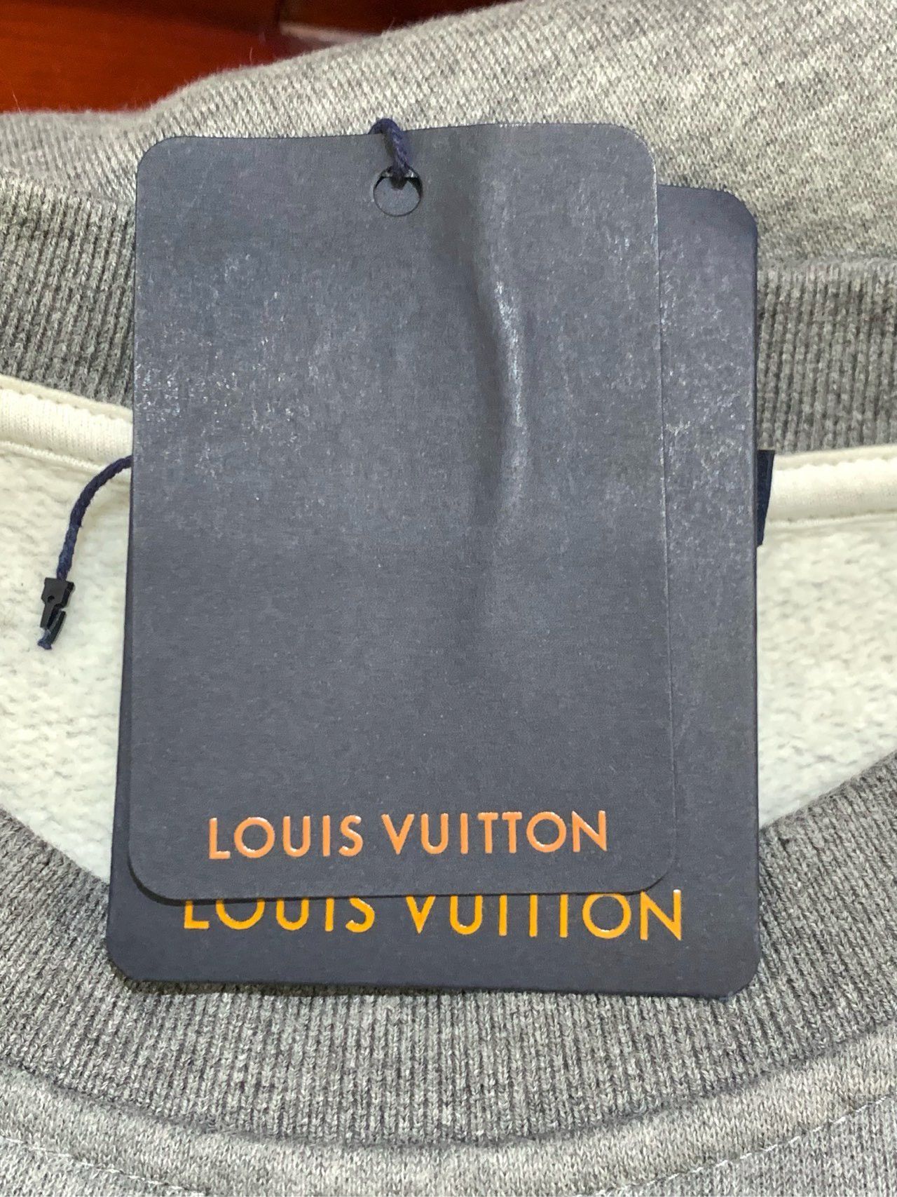 Louis Vuitton Louis Vuitton LV Logo Embroidered Crew Neck Sweatshirt K26WX Size US XS / EU 42 / 0 - 3 Thumbnail