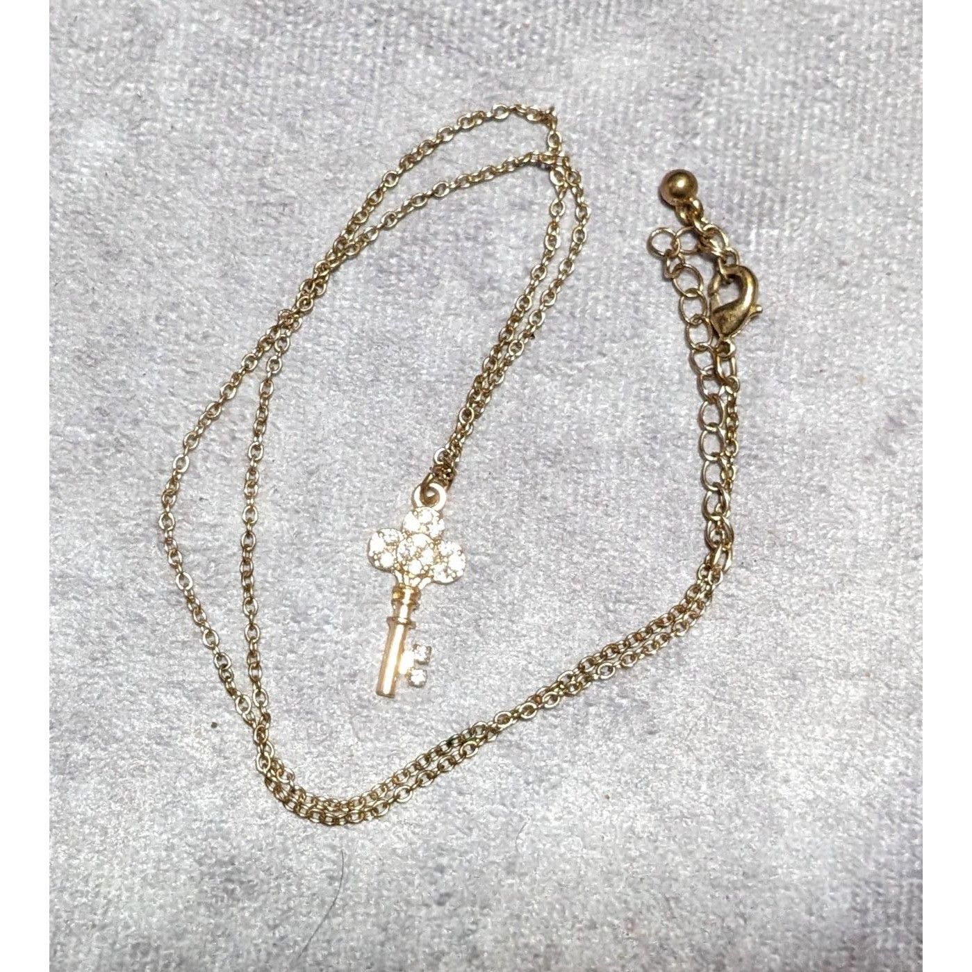 Other Minimalist Glam Gold Rhinestone Key Necklace Size ONE SIZE - 12 Thumbnail