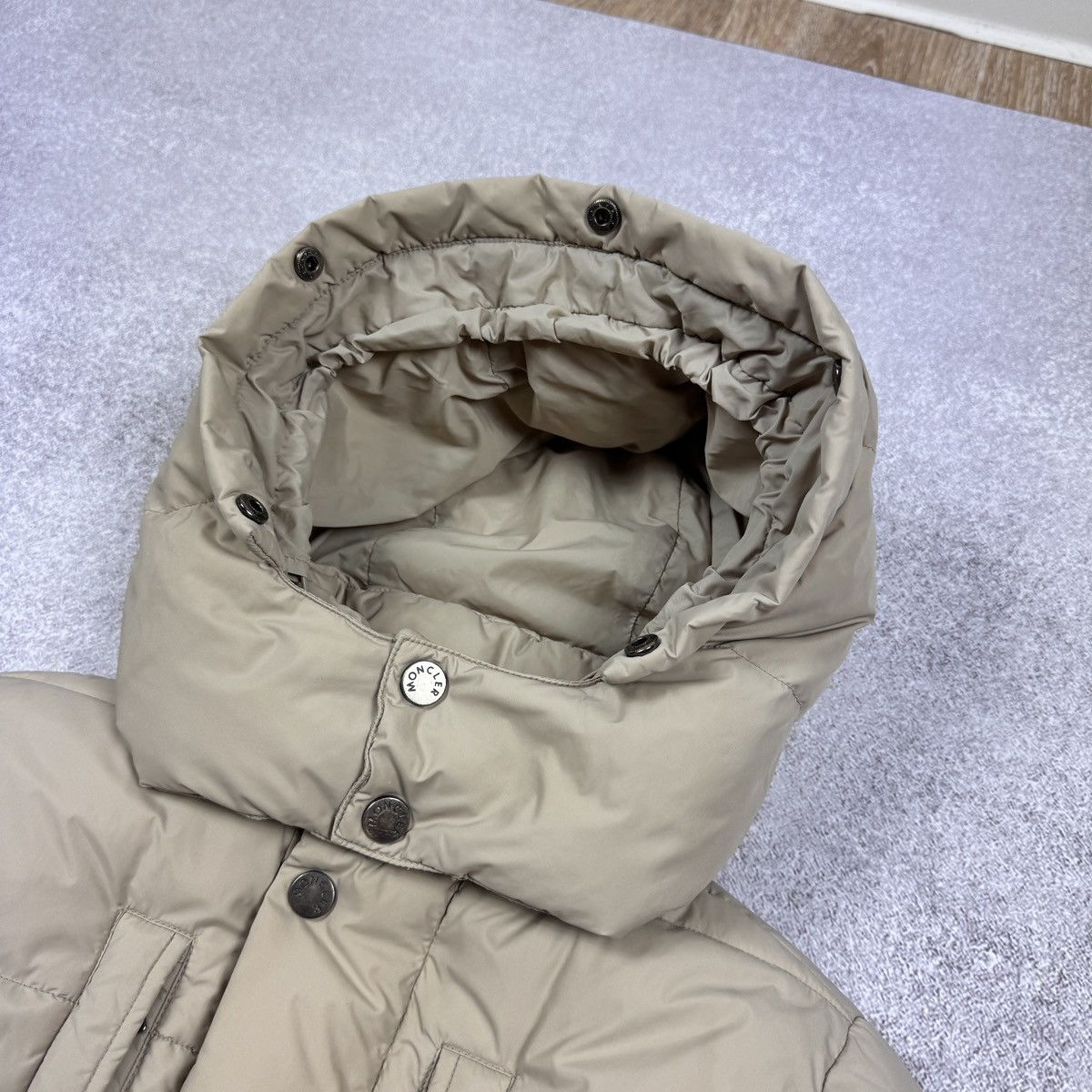 Moncler Boys Moncler Enfant Beige Hooded Down Parka Jacket Size US XXS / EU 40 - 9 Thumbnail