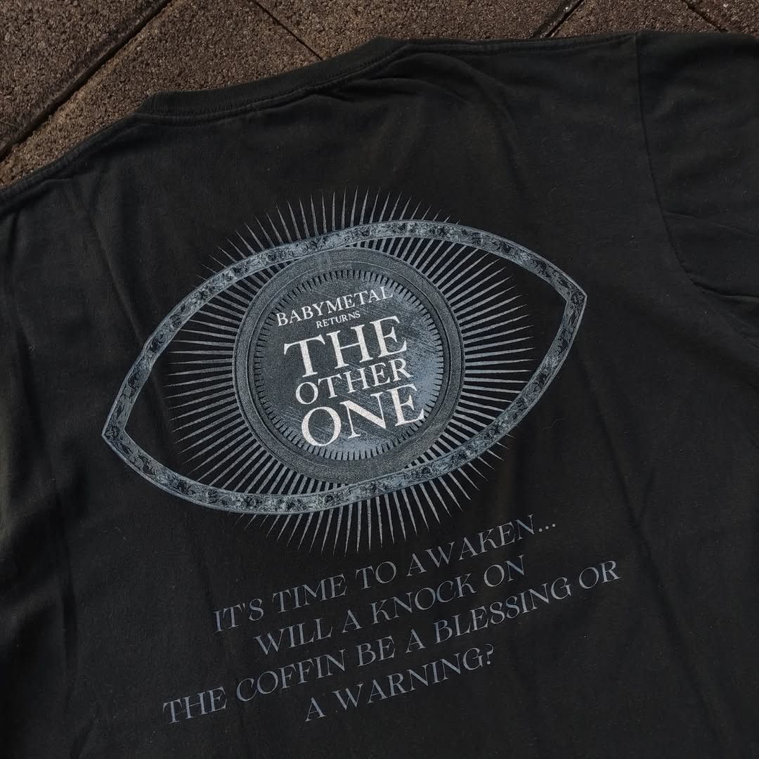 Band Tees BABYMETAL Return The Other One 2023 Tee Size US XL / EU 56 / 4 - 4 Thumbnail