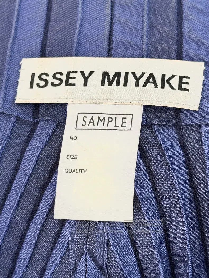Issey Miyake Issey Miyake Main Line Blue Long Pleated Trench Coat Size M / US 6-8 / IT 42-44 - 5 Thumbnail