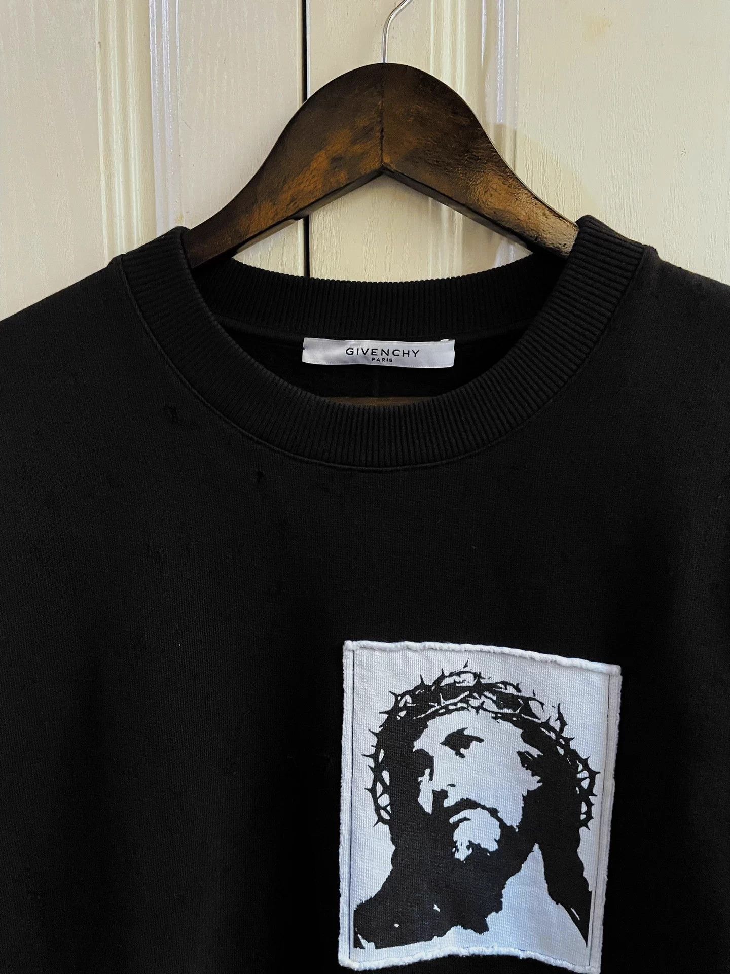 Givenchy Givenchy Runway Limited Distressed Jesus Patch Sweatshirt Size US M / EU 48-50 / 2 - 3 Thumbnail