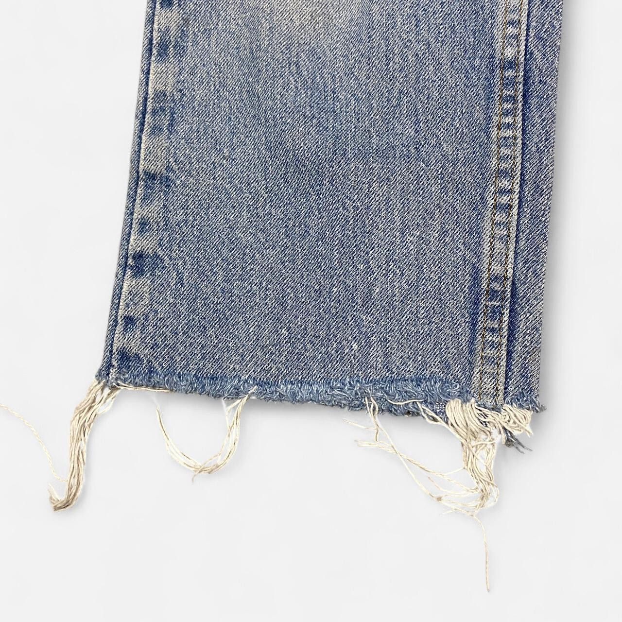 Lee Distressed reworked light blue denim lee jeans Size US 32 / EU 48 - 3 Thumbnail