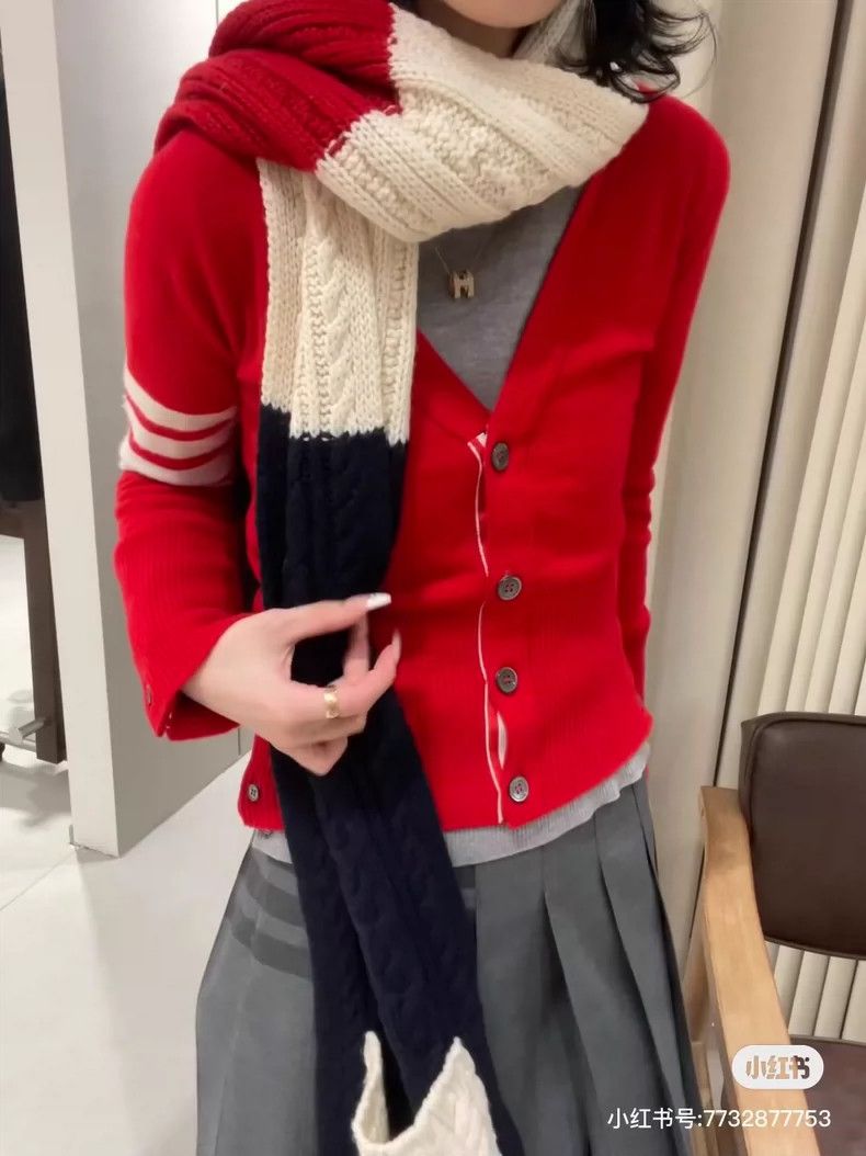 Thom Browne Thom Browne Red four stripe cashmere sweater Size S / US 4 / IT 40 - 7 Thumbnail