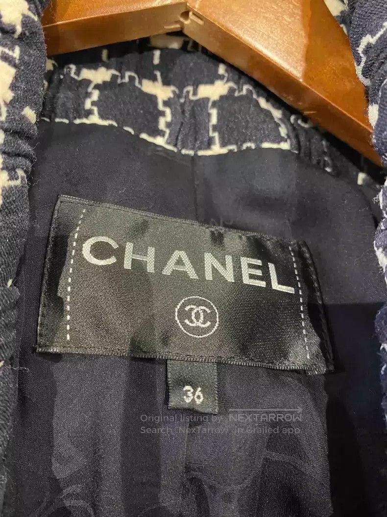 Chanel Chanel 18 Hamburger dark blue plaid anchor buckle jacket Size XS / US 0-2 / IT 36-38 - 3 Thumbnail