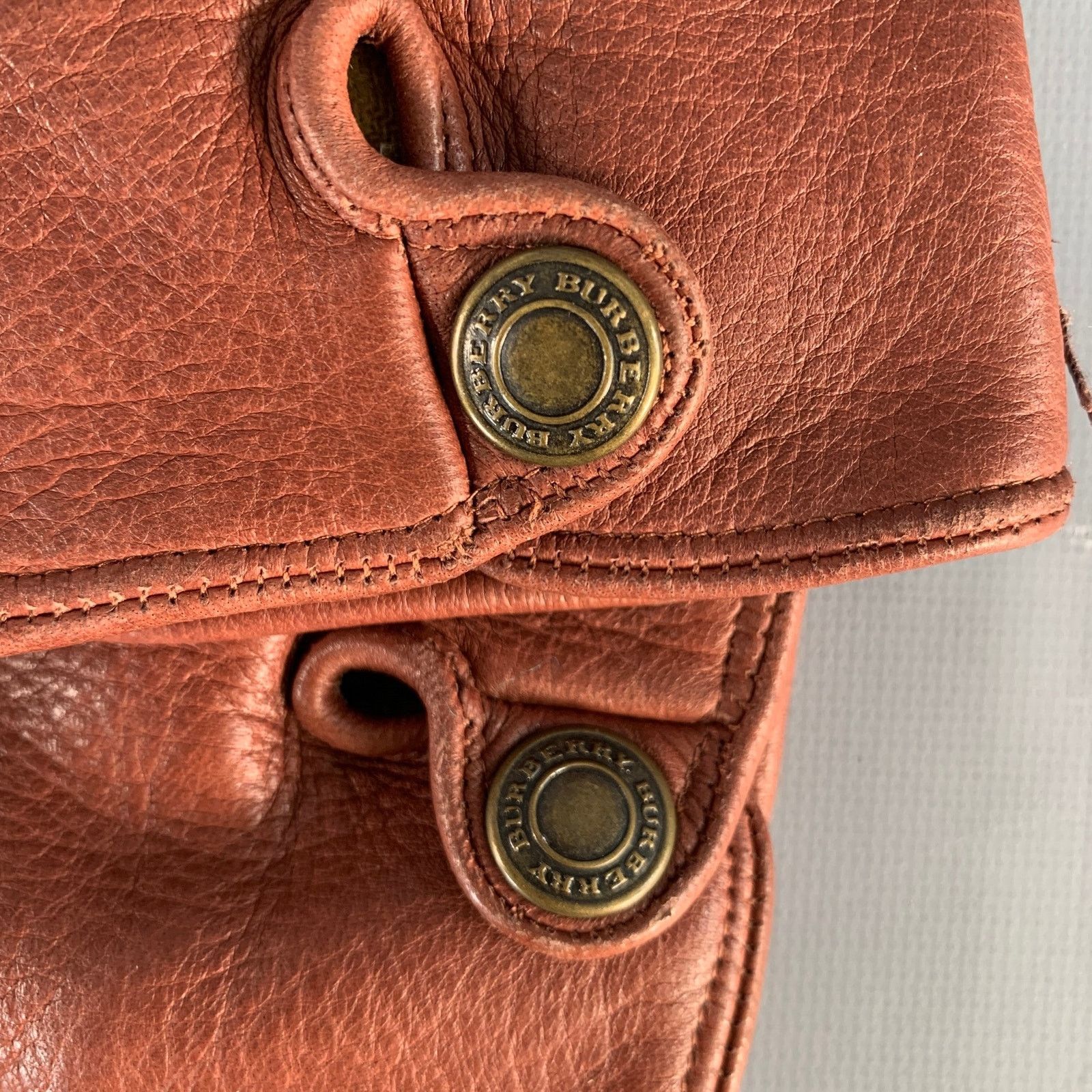 Burberry BURBERRY LONDON Size 9 Brown Gold Deerskin Leather Gloves Size ONE SIZE - 3 Thumbnail