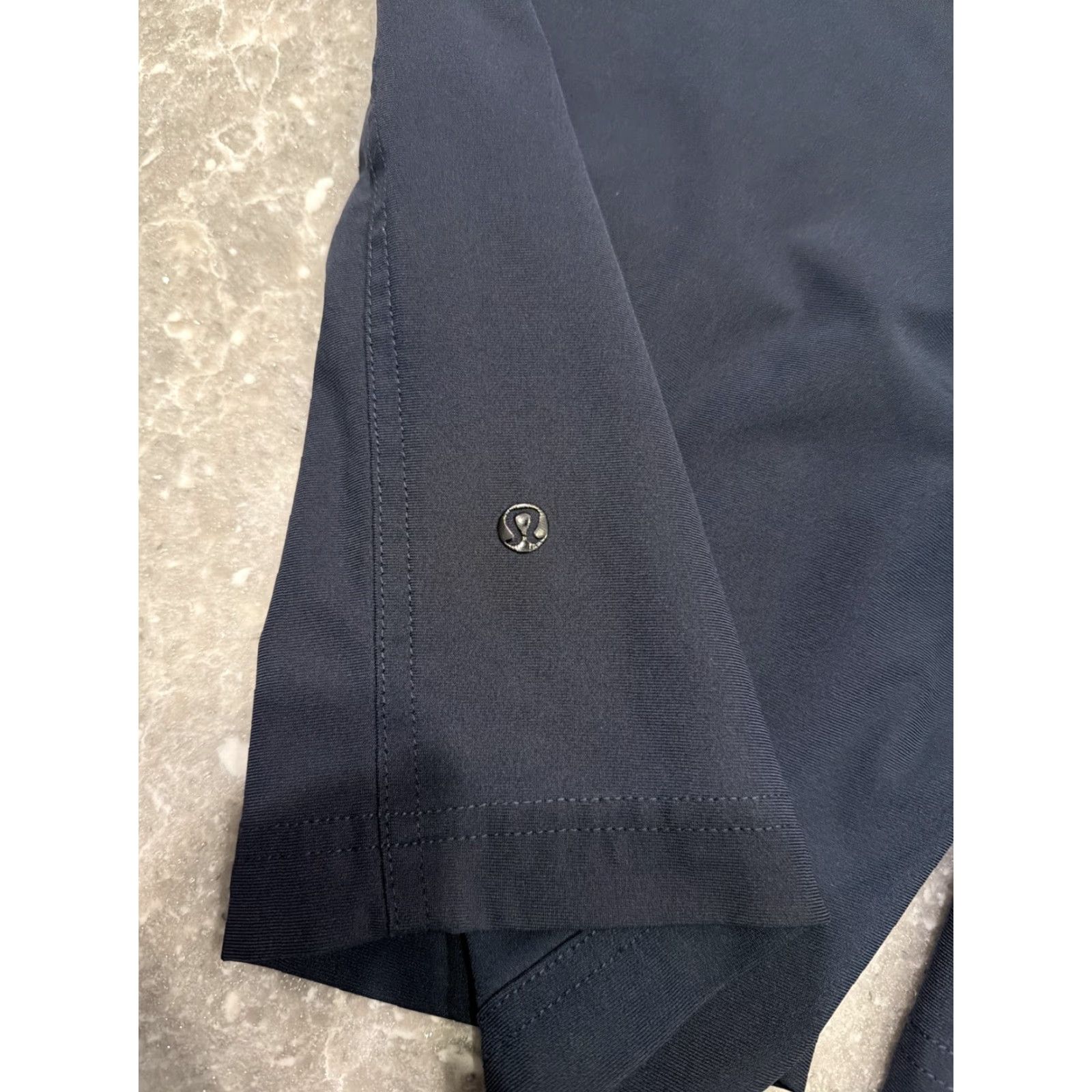 Lululemon Lululemon Commission Shorts Classic 10.5’ Mens Size 34 Navy Blue Size US 34 / EU 50 - 6 Thumbnail