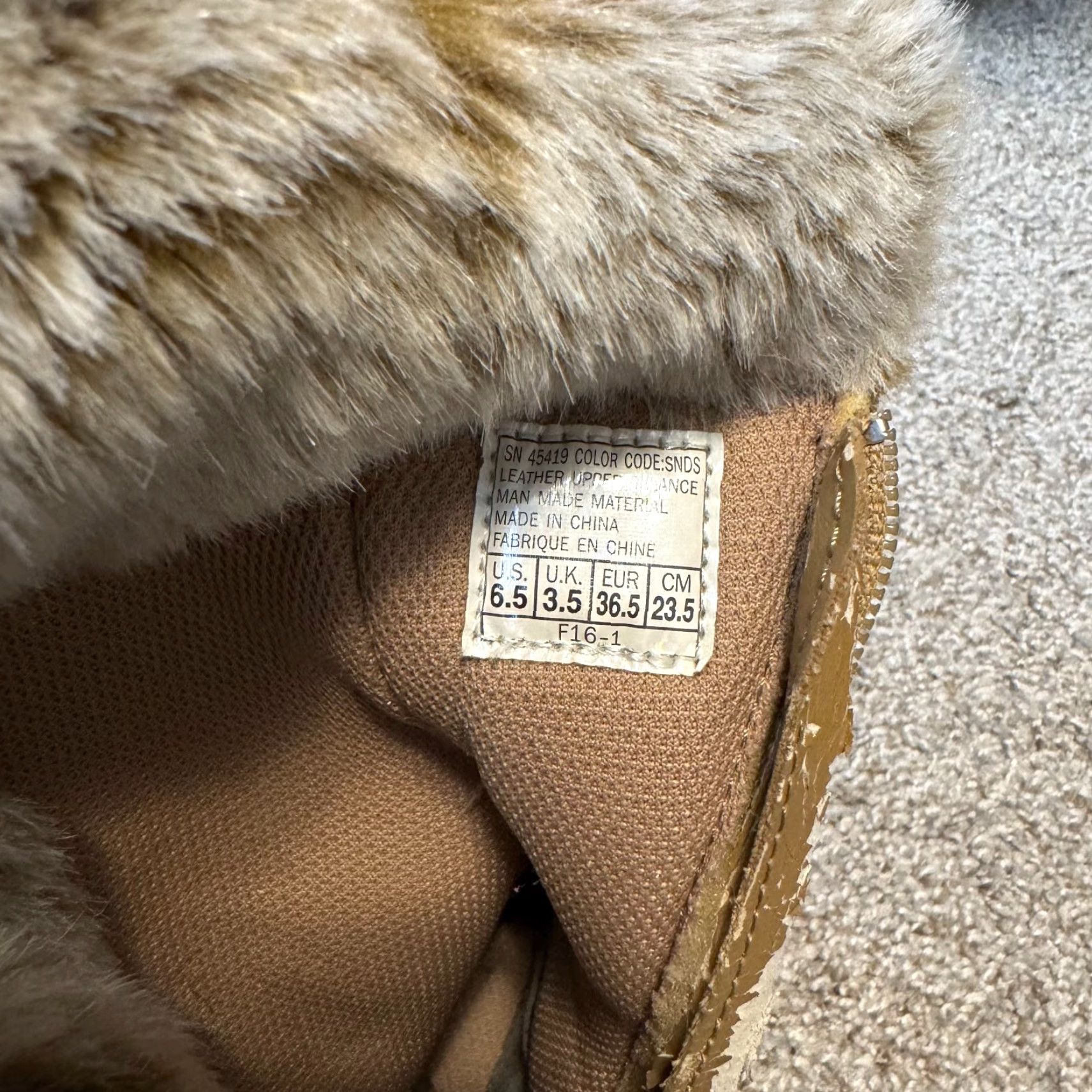 SKECHERS VINTAGE Sketchers Winter Snow Boots Women 6.5 Beige Faux Fur Suede Tan Camel - 1990s Snow Boot Womens Size 6.5 Size US 7 / IT 37 - 8 Thumbnail