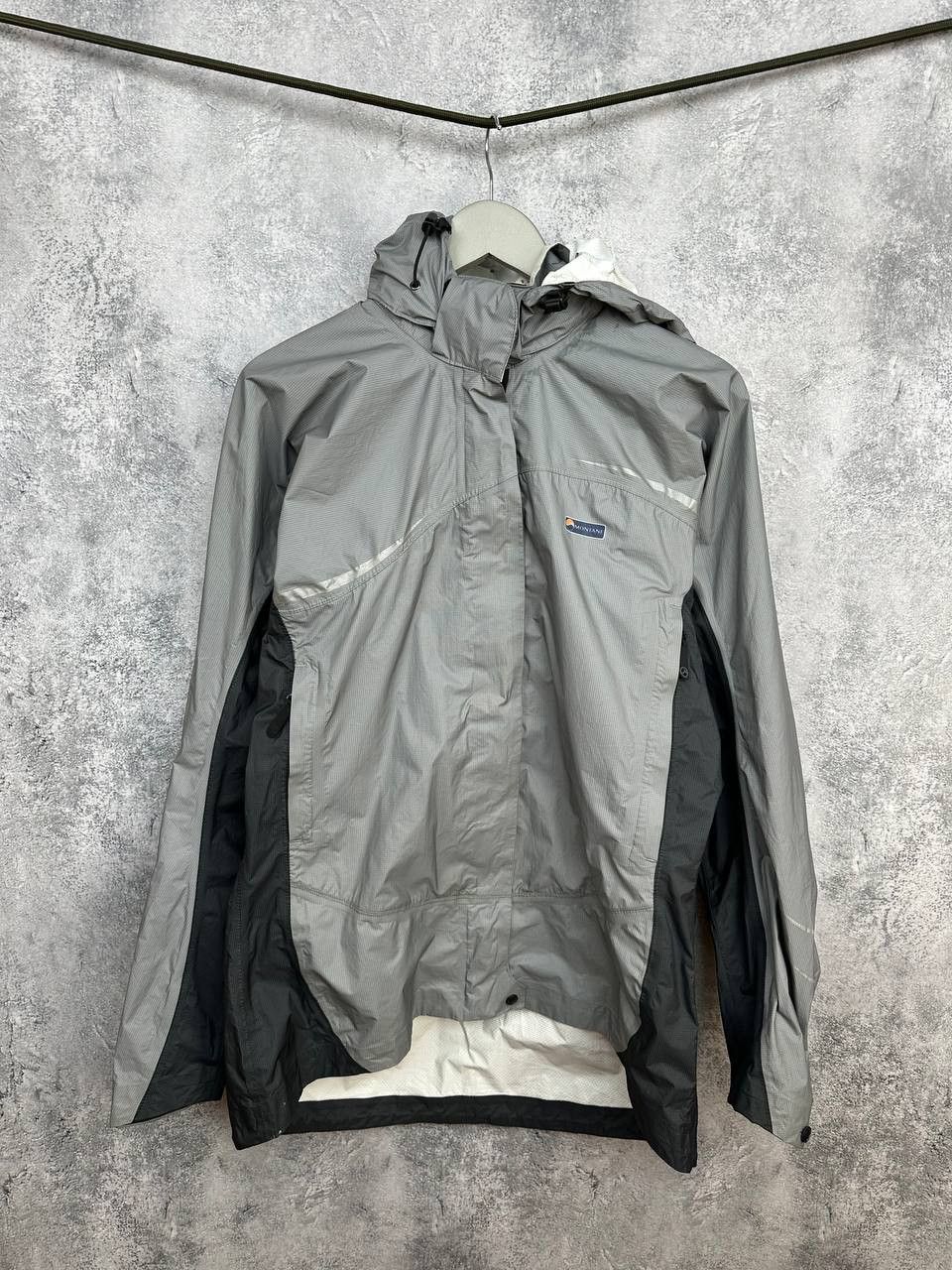 Montane Montane Nylon Windbreaker Jacket Hood Waterproof Long Size L / US 10 / IT 46 - 1 Thumbnail