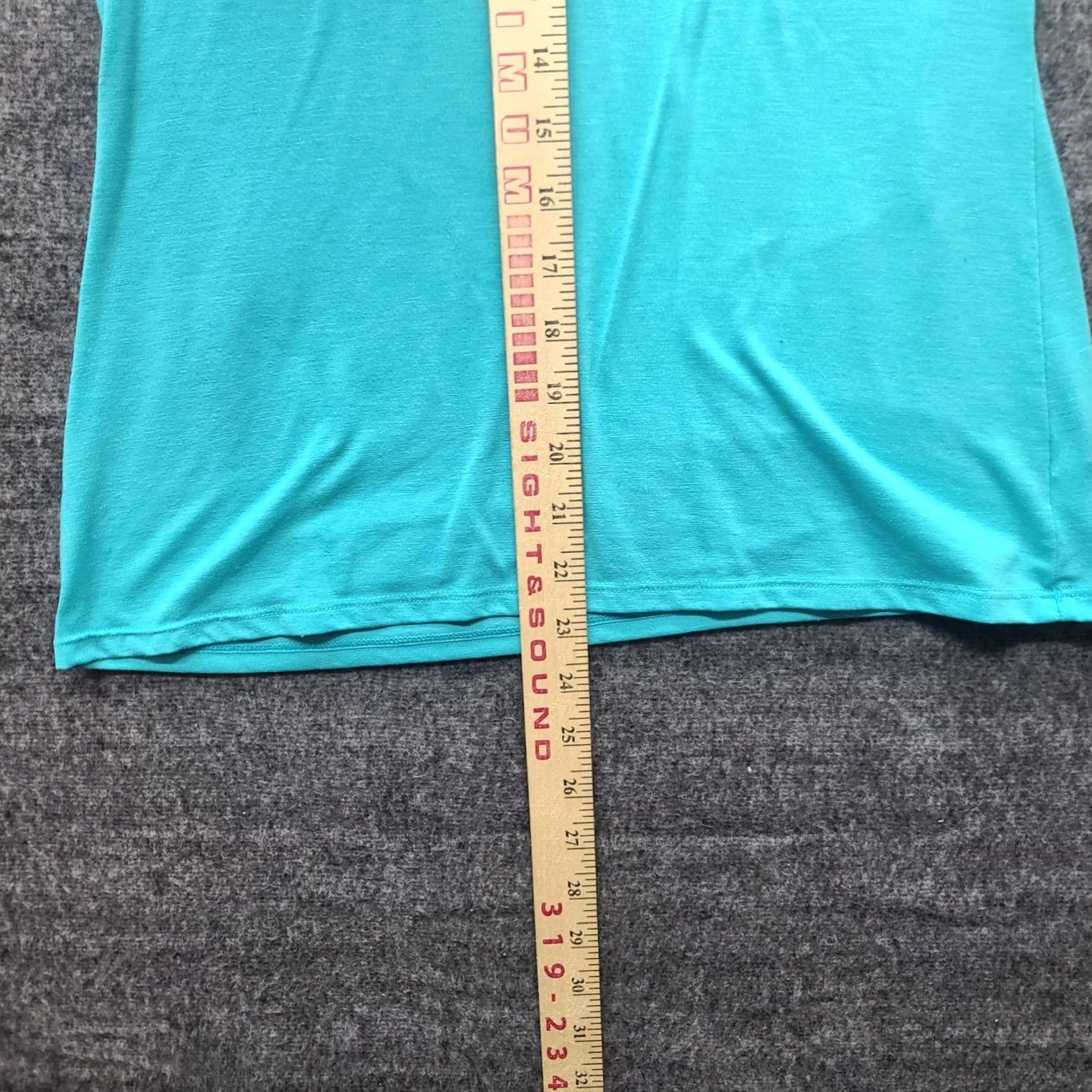 Under Armour Under Armour Shirt Womens S Slim HeatGear V-Neck Short Sleeve Blue 100% Polyester Athletic Pullover Activewear Warmer Months Wom mens? Size S / US 4 / IT 40 - 4 Thumbnail