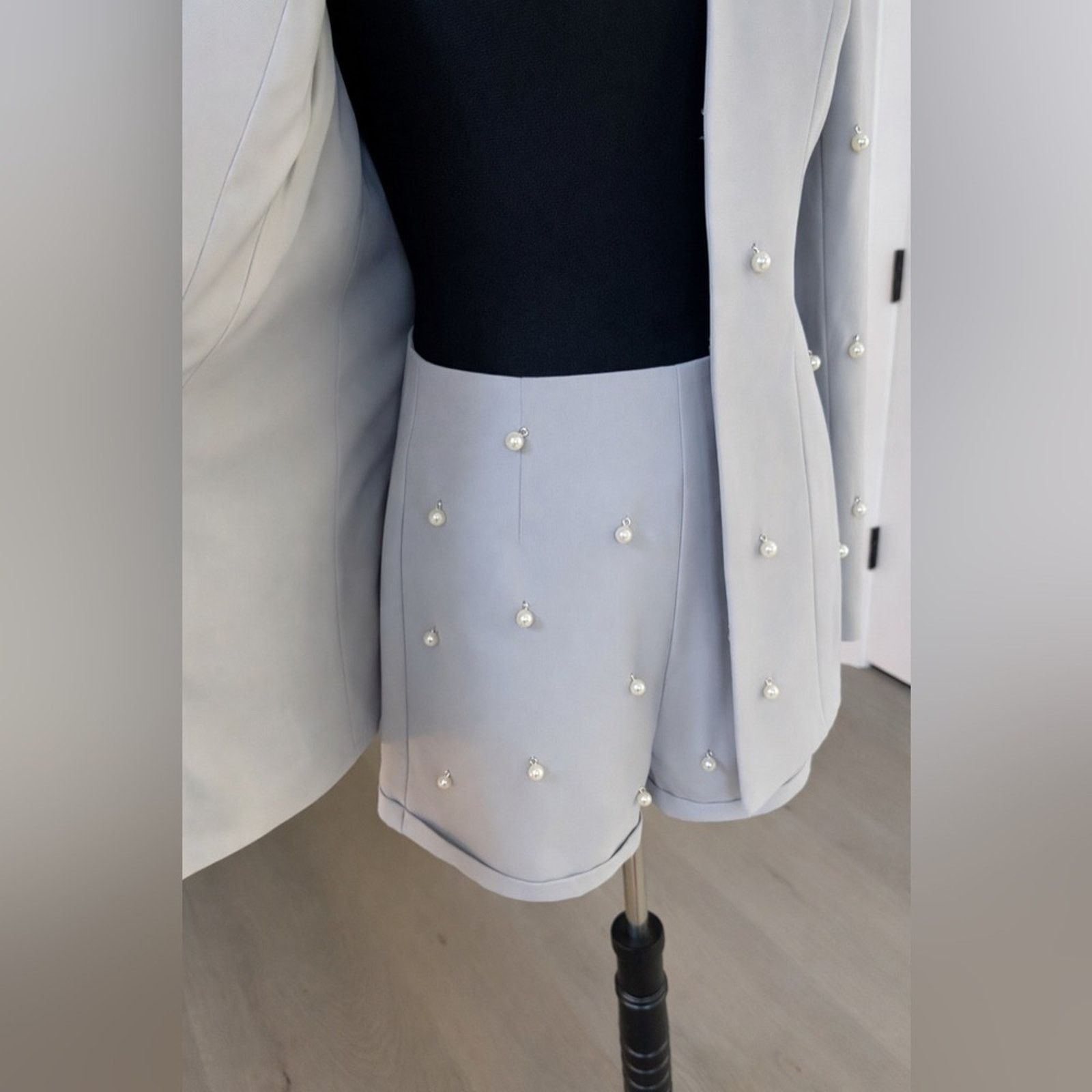 Other Y2K Light Gray Women's Blazer with Pearls and shorts size M Size M / US 6-8 / IT 42-44 - 4 Thumbnail