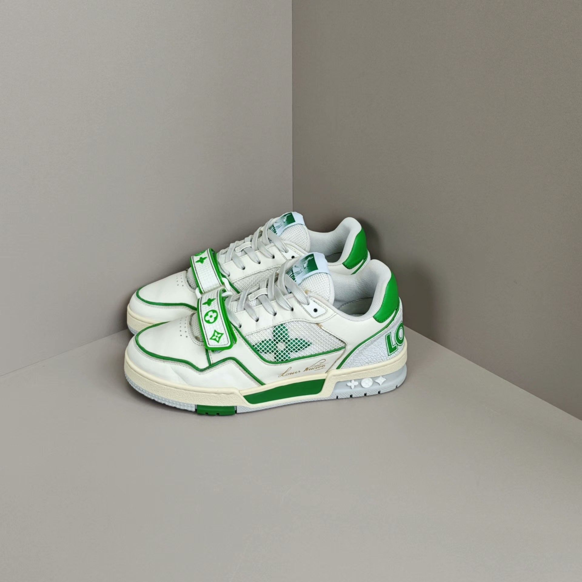 Louis Vuitton Louis Vuitton Training Green Lowtop Sneakers us_8 Women Size US 8 / IT 38 - 1 Thumbnail