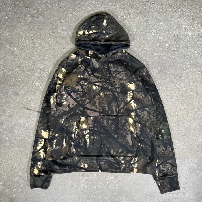 Camo Y2K REALTREE AMERICAN LEGENDS TREE CAMO ESSENTIAL HOODIE | Grailed