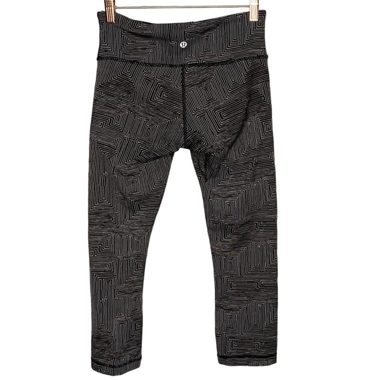 Lululemon Lululemon Wunder Under Crops Maze Jacquard Size 25" / US 0 / IT 36 - 6 Thumbnail