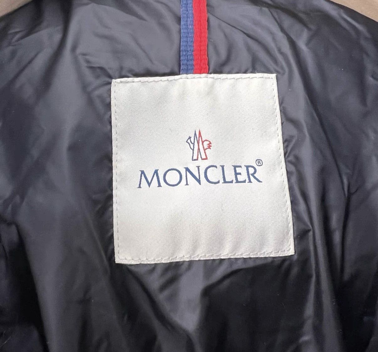 Moncler Moncler Hermifur Black Mid-Length Fur Collar Down Jacket K12 Size XS / US 0-2 / IT 36-38 - 3 Thumbnail