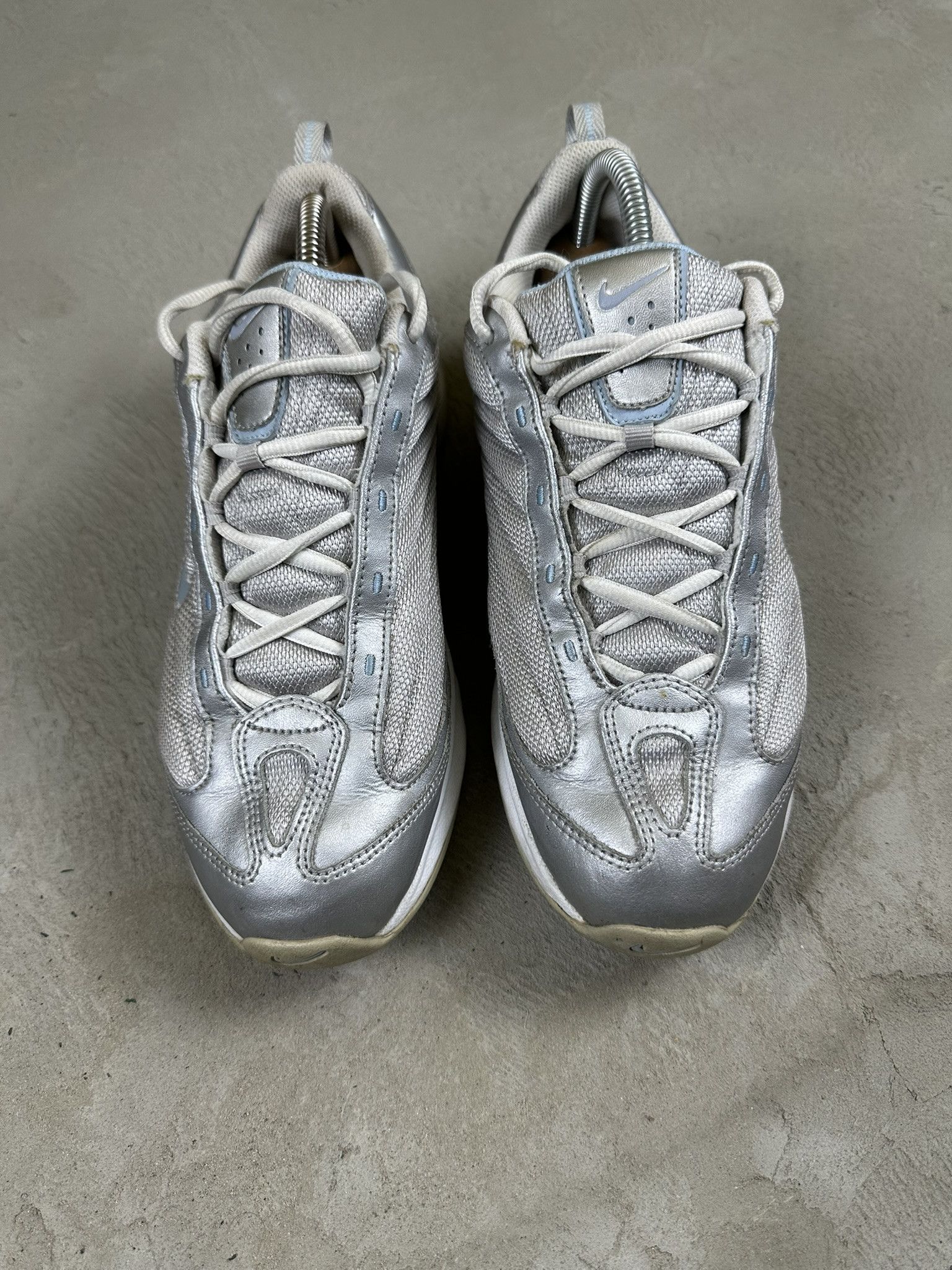 Nike 00s Vintage Nike Y2k Silver Low Hype Sneakers Rare Size US 9.5 / EU 42-43 - 2 Thumbnail
