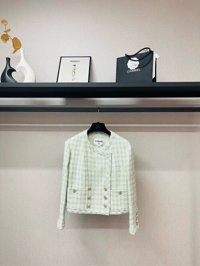 Chanel Chanel Mint Green Tweed Jacket with Buttons- DMC Size US M / EU 48-50 / 2 - 1 Thumbnail