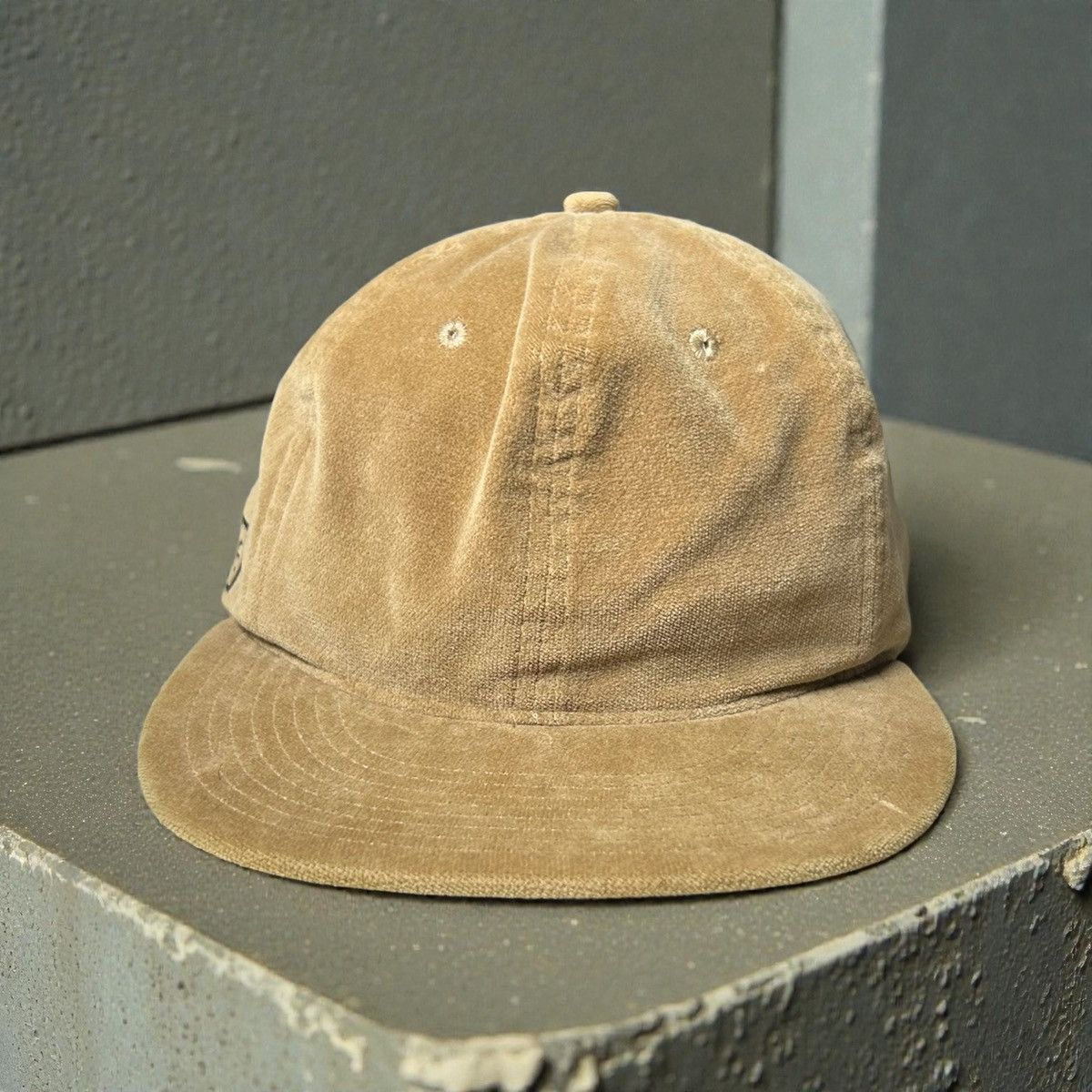 Cav Empt Cav Empt (C.E) Velvet / Velour Logo Cap Beige Size ONE SIZE - 4 Thumbnail