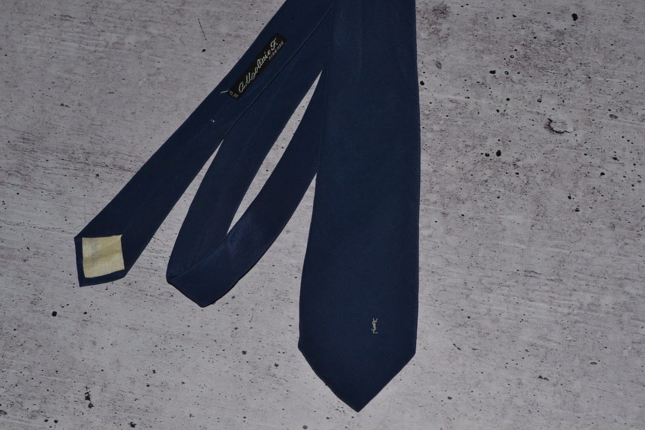 Vintage × Yves Saint Laurent Vintage Tie Yves Saint Laurent Blue Silk Size ONE SIZE - 1 Thumbnail