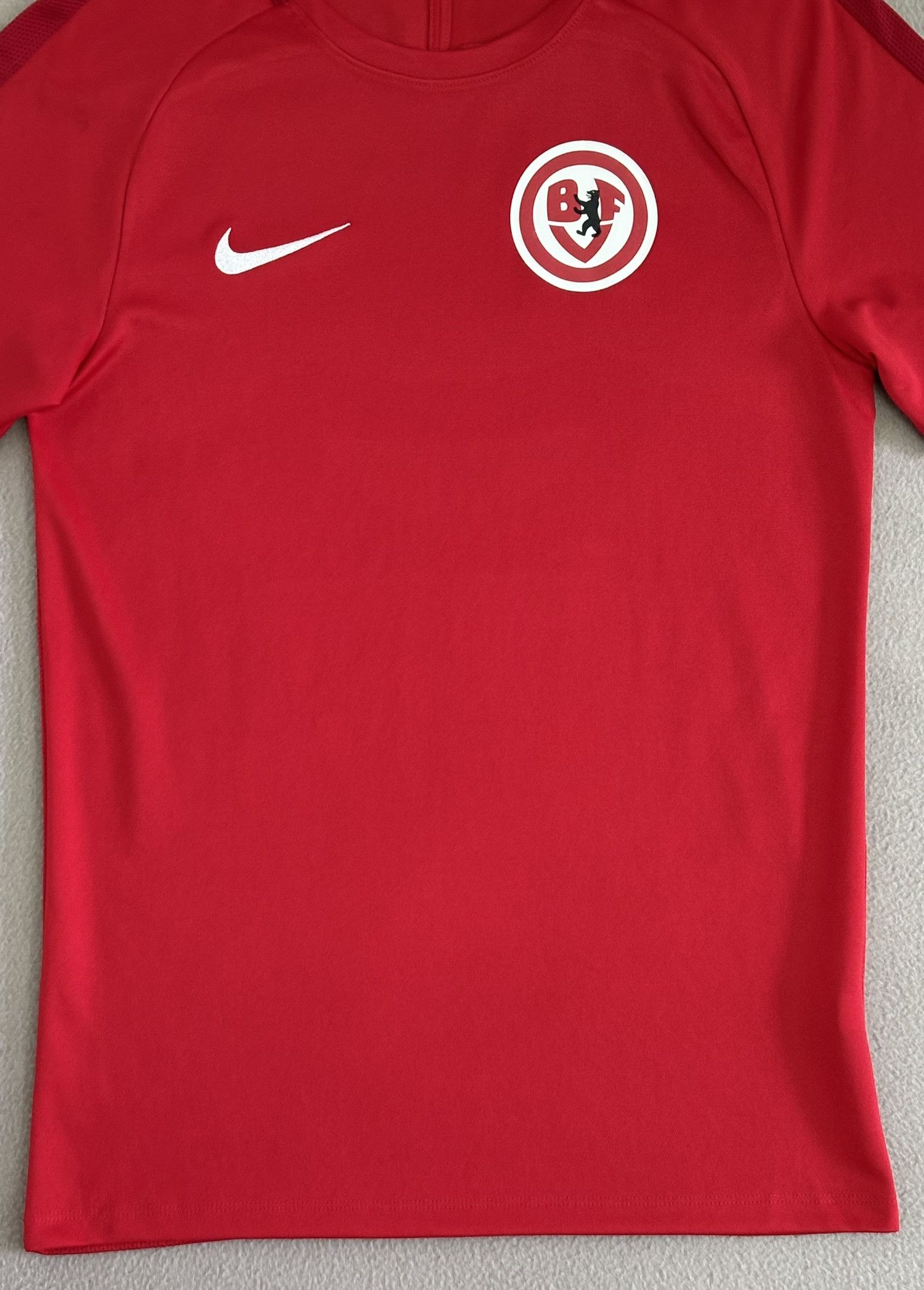 Nike BFC Dynamo 2012/2014 Nike Training Jersey Size S Size US S / EU 44-46 / 1 - 6 Thumbnail