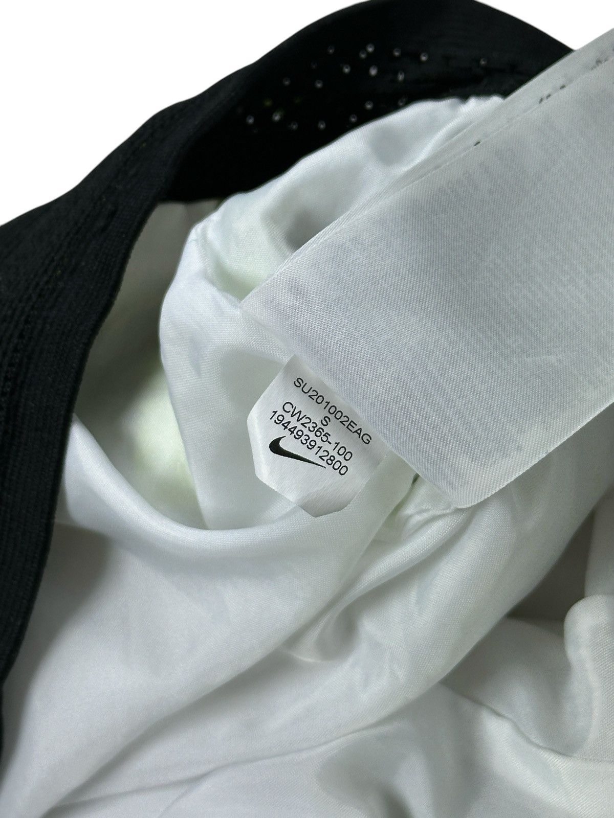 Nike Nike DNA Nylon Drill Shorts Reflective Logo Swoosh Size US 30 / EU 46 - 10 Thumbnail