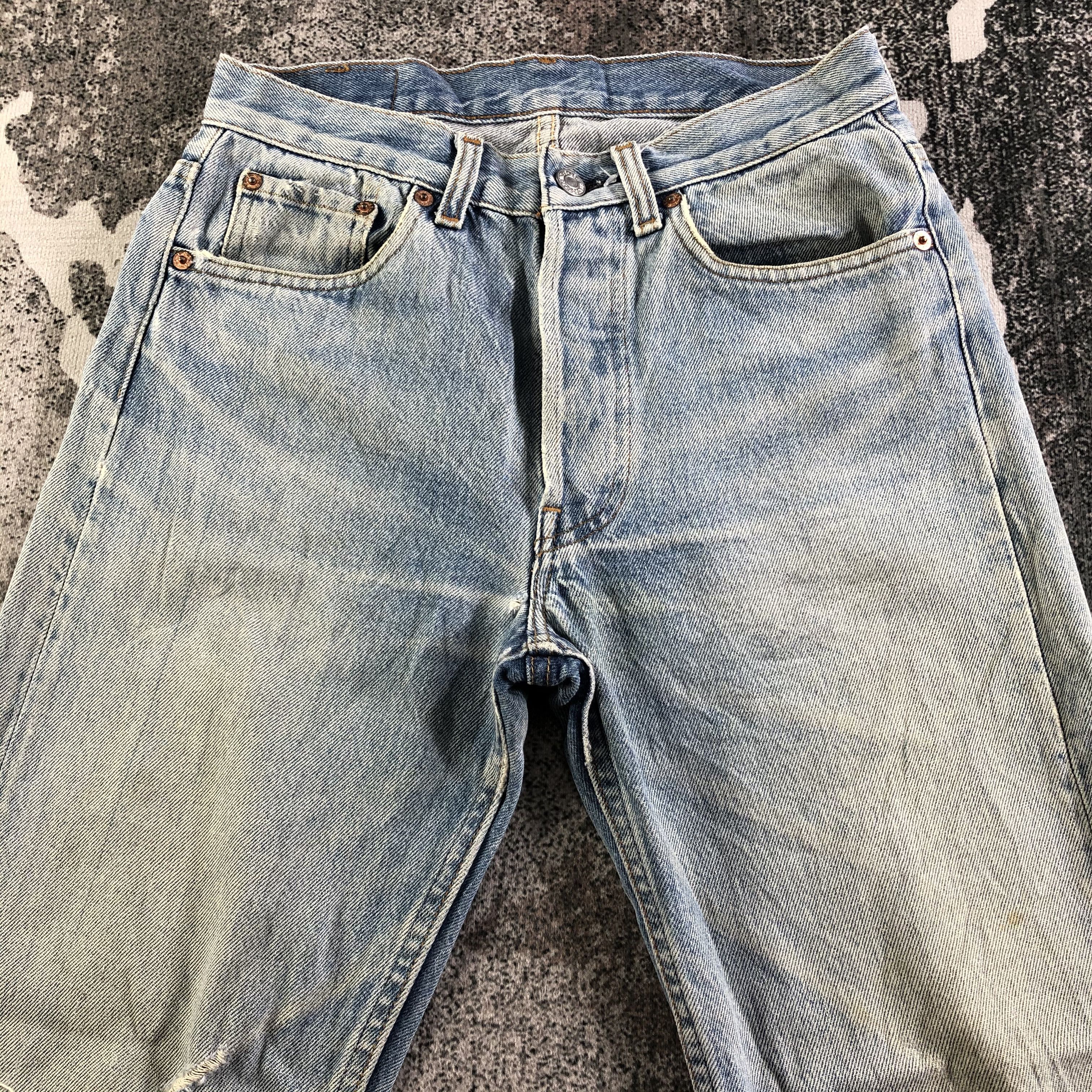 Levi's Vintage Levis 501 Jeans Medium Wash Denim KJ3131 Size US 27 - 3 Thumbnail