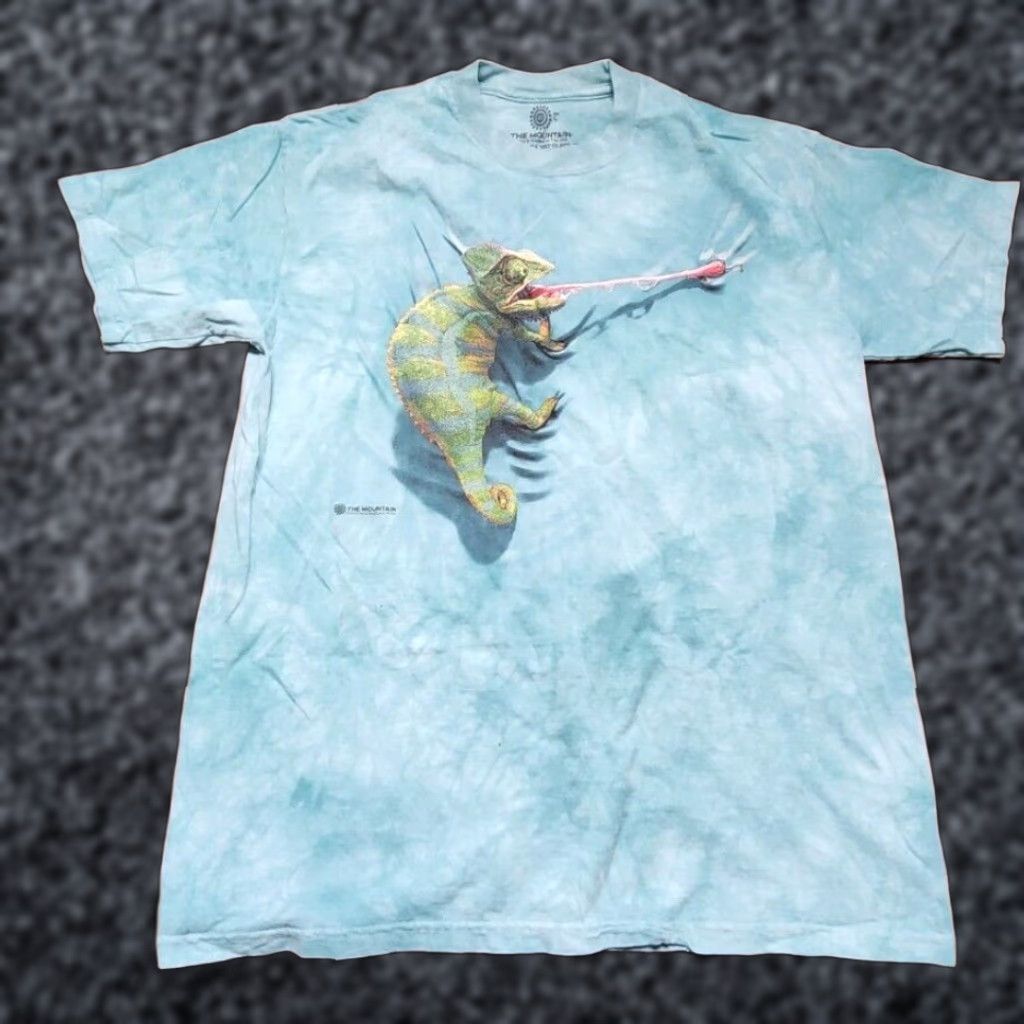 The Mountain VINTAGE The Mountain T-Shirt Adult Medium Blue Tie Dye Gecko 3D David Penfound Mens L Shirts (Graphic Print) Size US L / EU 52-54 / 3 - 1 Thumbnail