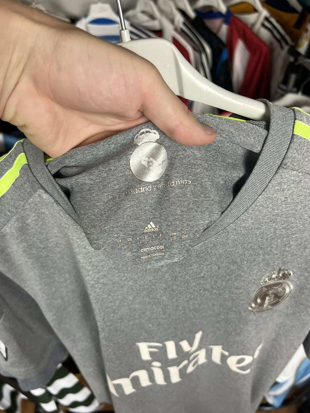 Adidas Jersey Adidas Real Madrid 2015/16 Size US L / EU 52-54 / 3 - 6 Thumbnail