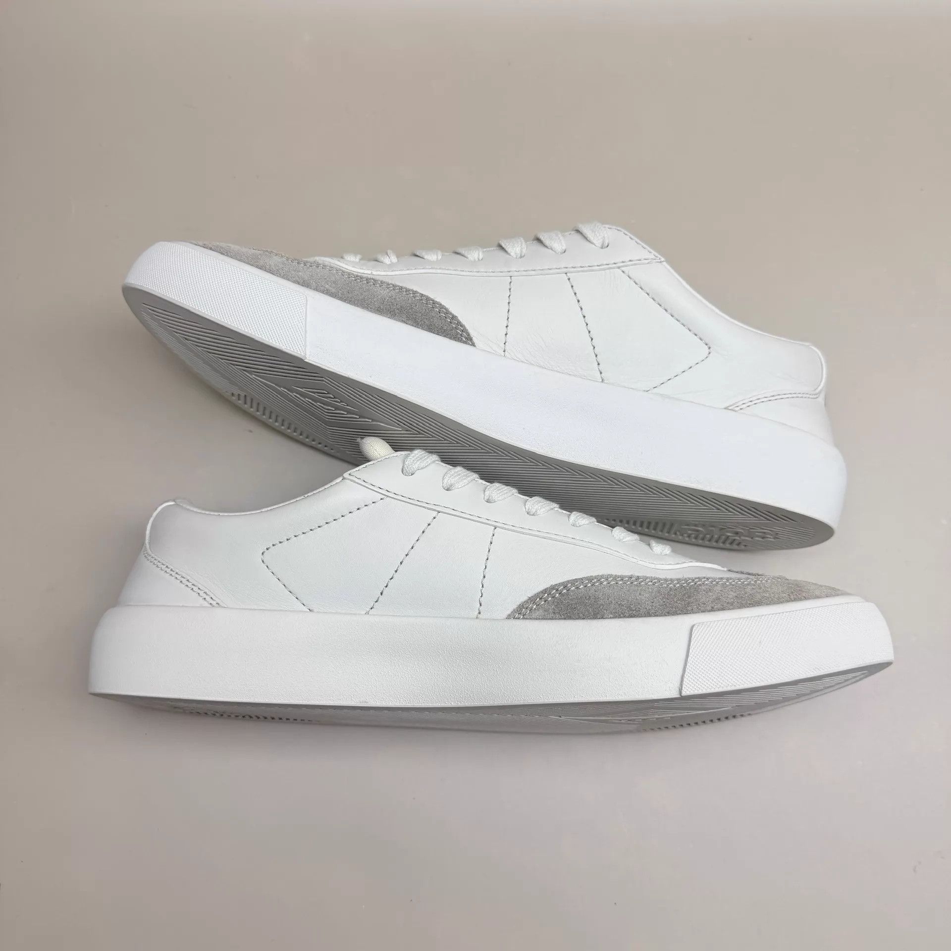Dior Dior B101 White & Gray Sneaker 43.5 99 New Size US 10.5 / EU 43-44 - 4 Thumbnail