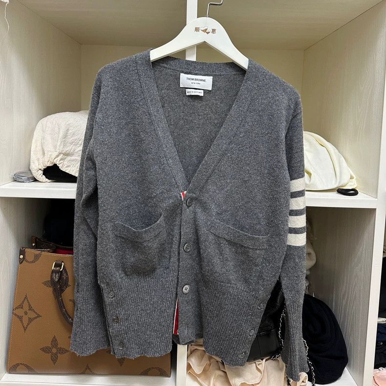 Thom Browne Thom BrowneGray cashmere cardigan jacket 2503-Nextarrow Size US S / EU 44-46 / 1 - 1 Thumbnail
