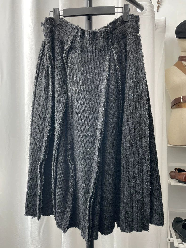Comme des Garcons Comme des Garcons size xs Heavy duty wool skirt Size 24" / US 00 / IT 34 - 2 Thumbnail