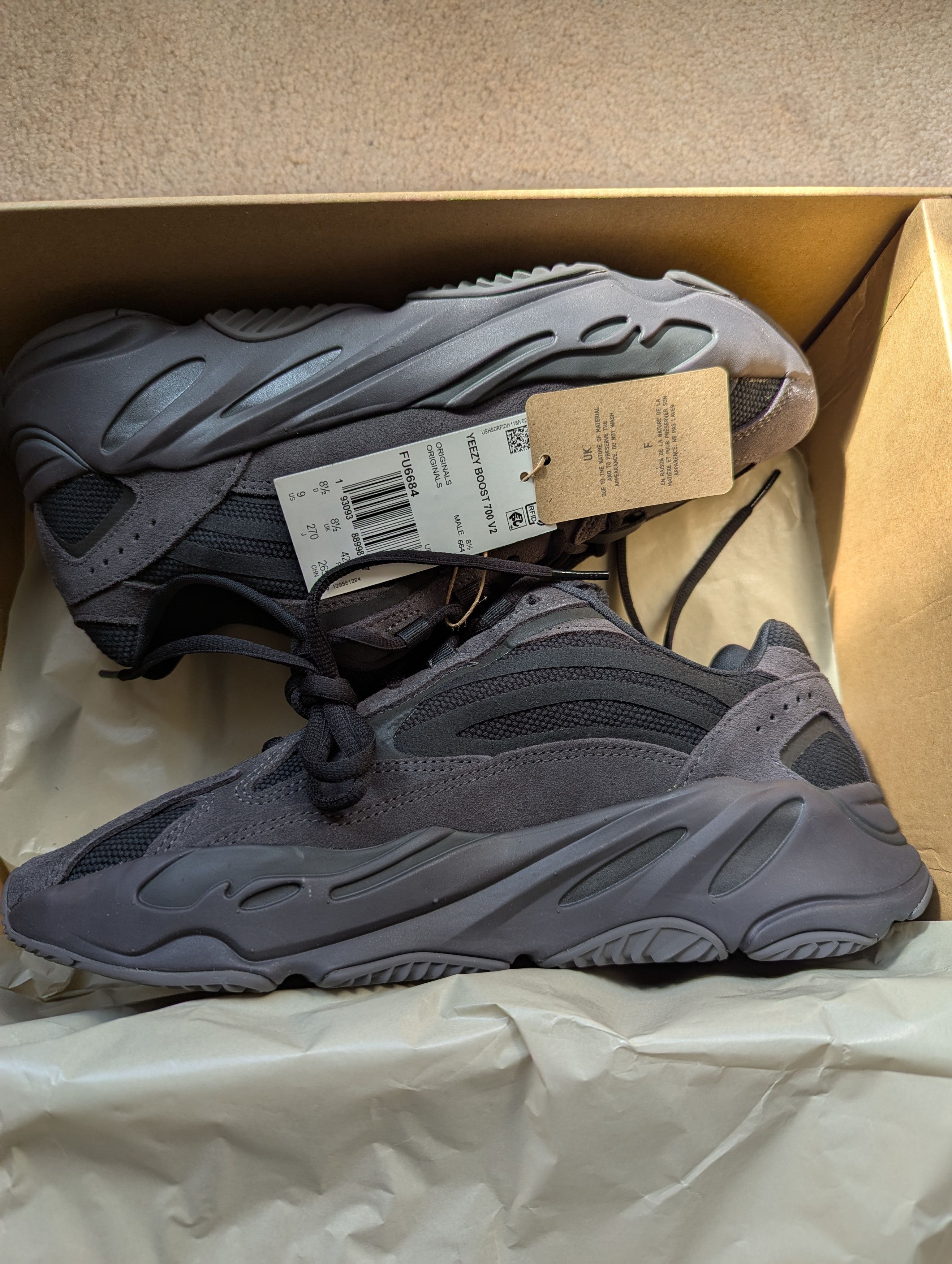 Adidas Adidas Yeezy Boost 700 V2 'Vanta' Size US 9 / EU 42 - 5 Thumbnail