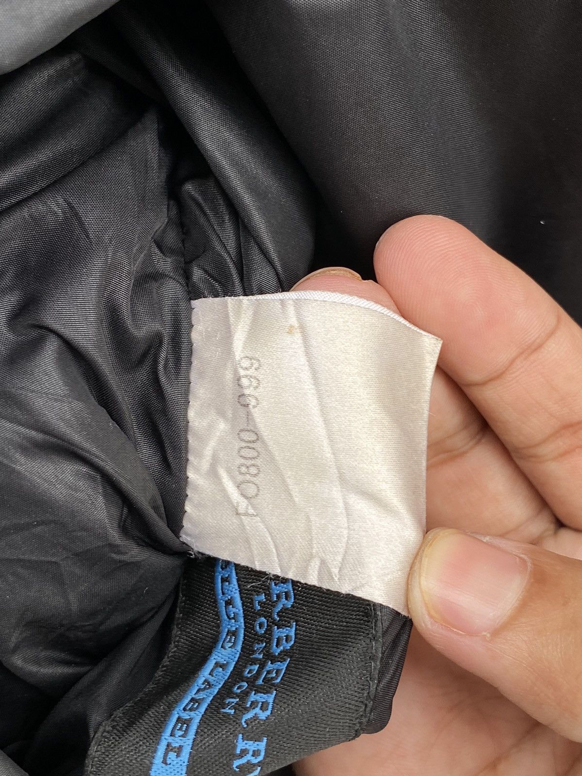 Burberry BURBERRY Blue Label Reversible Iconic Checked Puffer Down Size US M / EU 48-50 / 2 - 22 Thumbnail