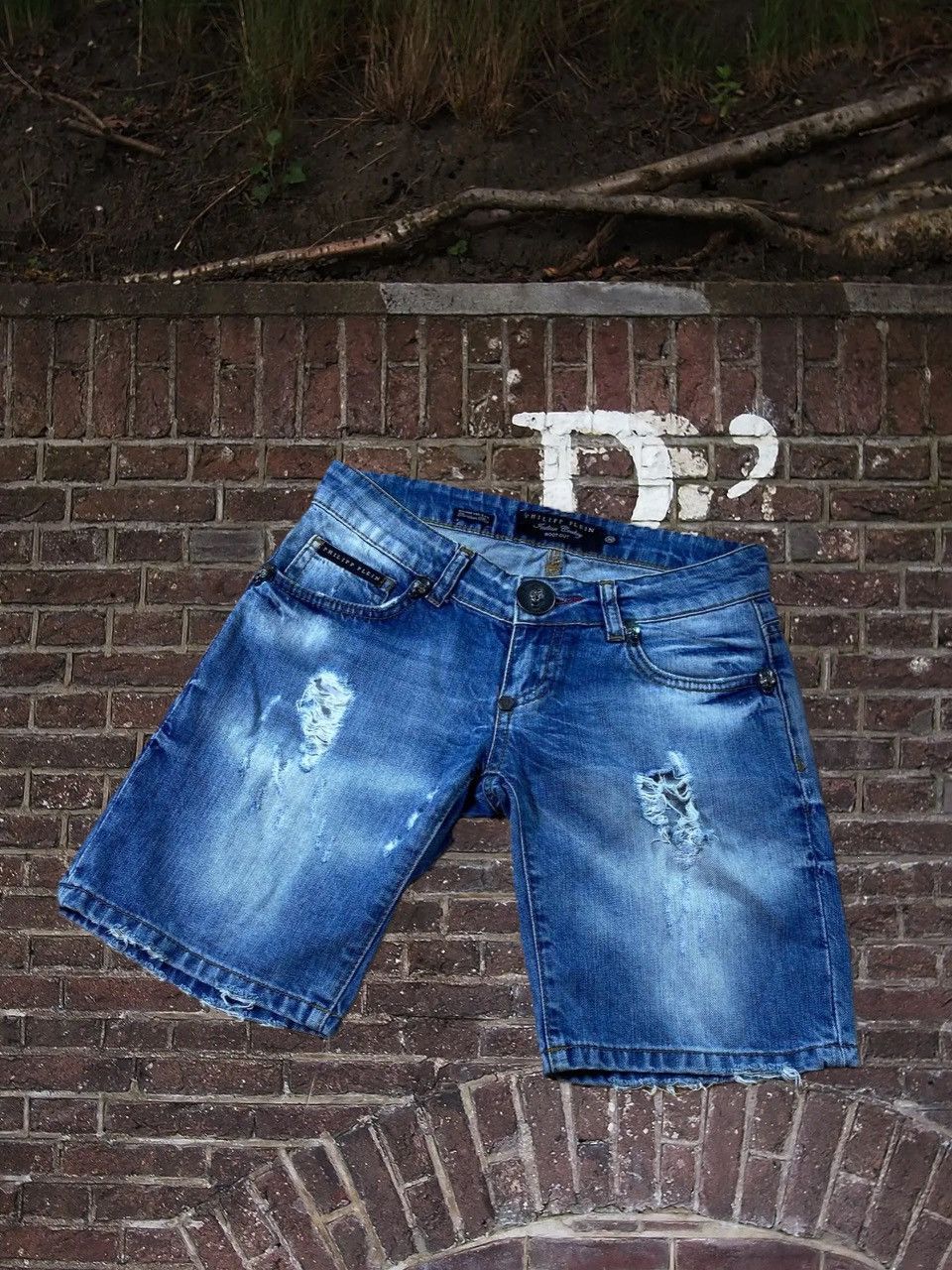 Philipp Plein Vintage Philipp Plein Skull Logo Denim Shorts Size US 26 / EU 42 - 1 Thumbnail