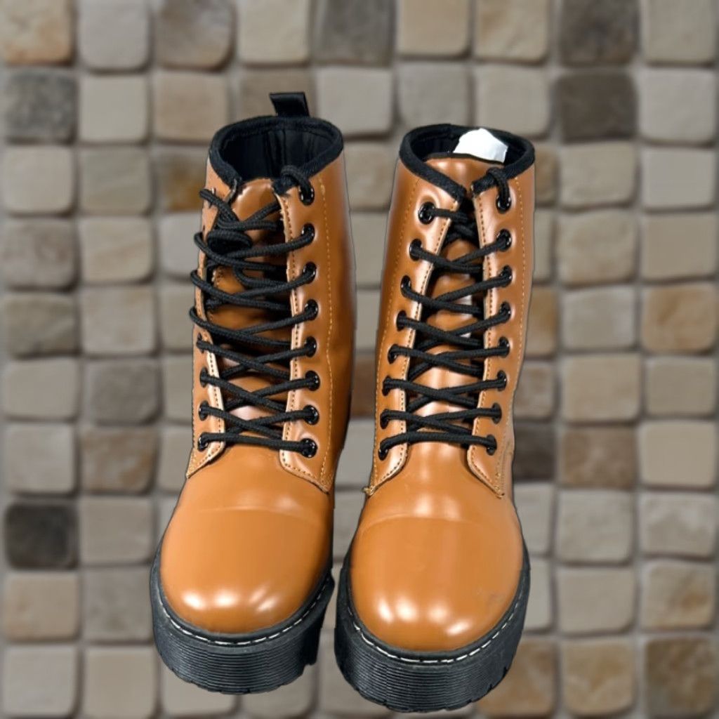 Vintage Unilady Boots Womens Size 6.5 Soft Toe Combat Brown Leather Platform Ankle Boots Size US 7 / IT 37 - 1 Thumbnail