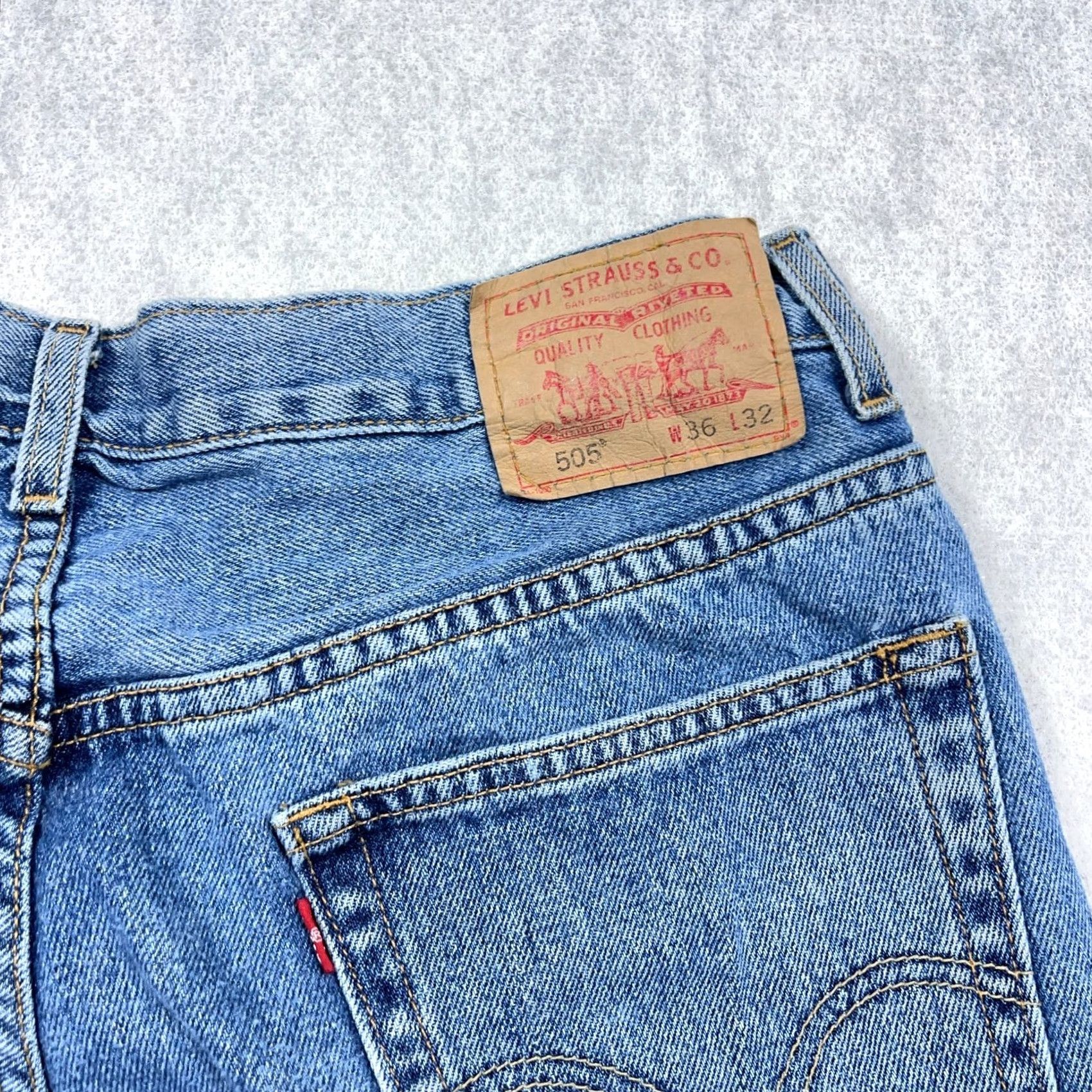 Levi's VINTAGE Levi's 505 Jeans Men 36x32 Straight Regular Medium Wash Blue Denim jeans 5-Pocket Mens 90s 2000s Size US 36 / EU 52 - 5 Thumbnail