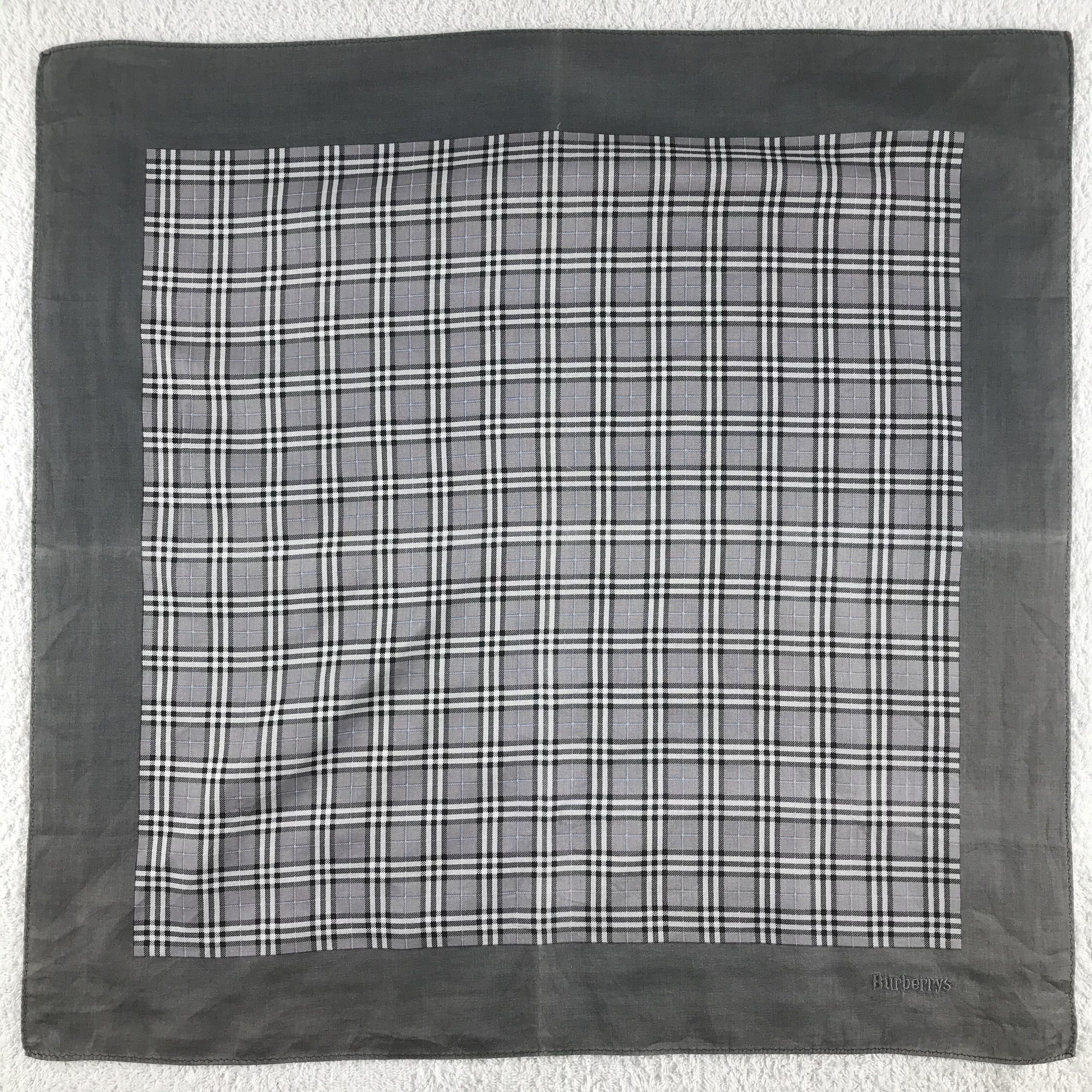 Burberry × Vintage Burberry Bandana / Handkerchief / Neckerchief - S300 Size ONE SIZE - 1 Thumbnail