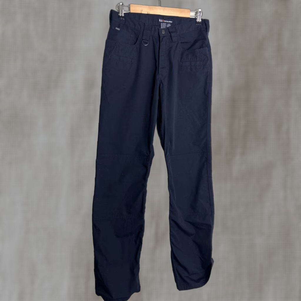 Vintage **5.11 Tactical Navy Cargo Pants Mens Regular Fit 30x34** User: New title: **5.11 Tactical Mens Navy Cargo Pants Regular Fit 30x34** Size US 30 / EU 46 - 1 Thumbnail