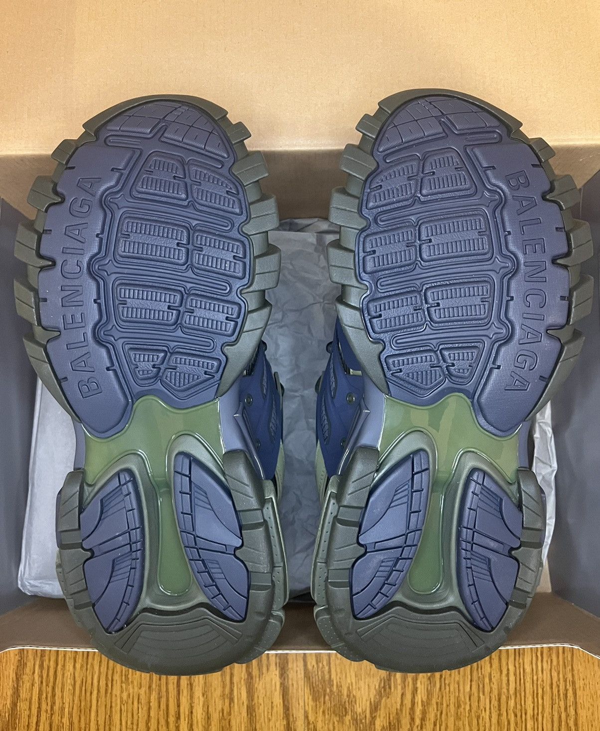 Balenciaga Balenciaga Track Sneaker (Green/Navy) Size US 8 / EU 41 - 6 Thumbnail