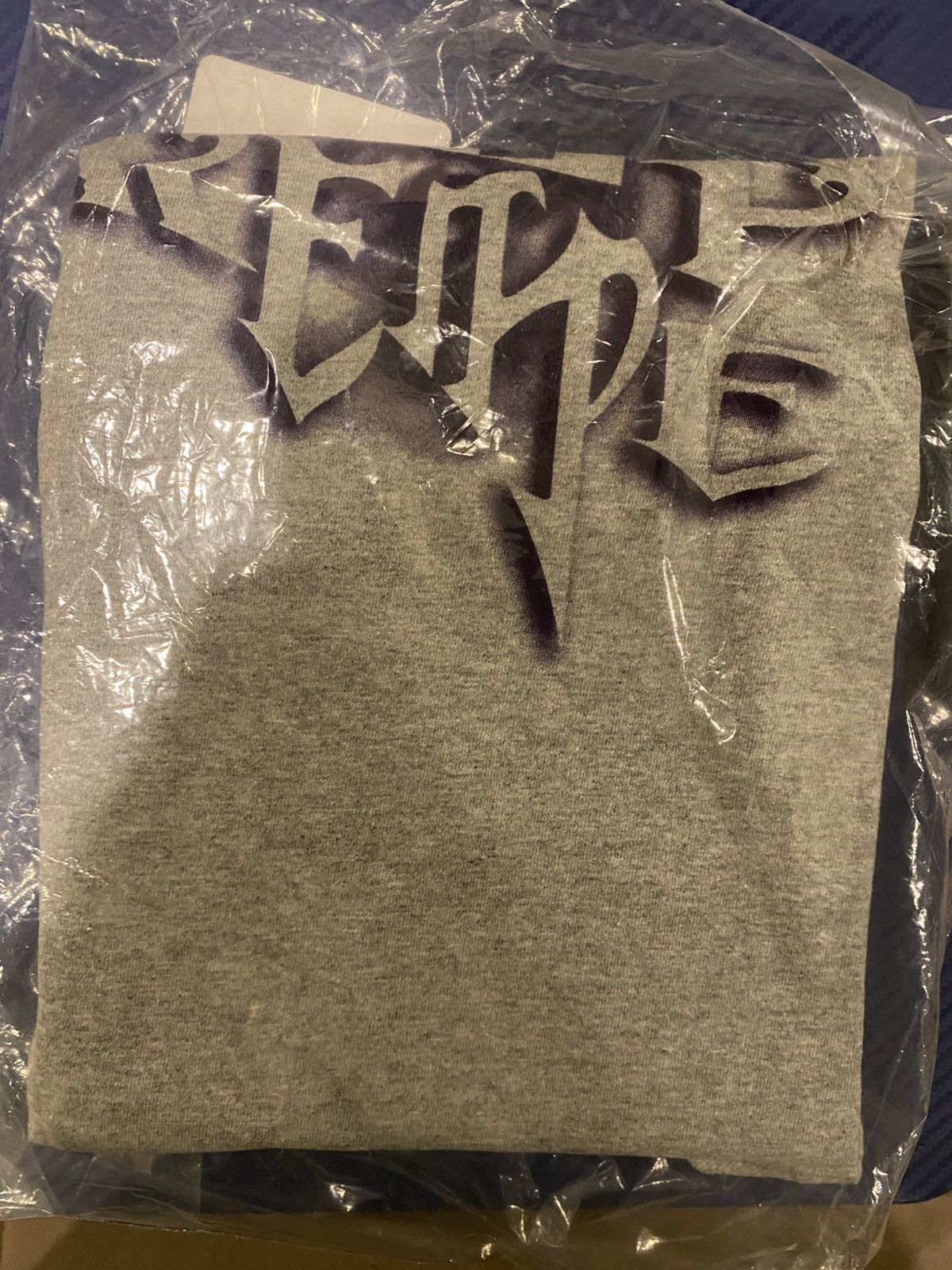 Supreme Supreme “Smoke Tee ‘Heather Grey’” Size US XXL / EU 58 / 5 - 2 Thumbnail
