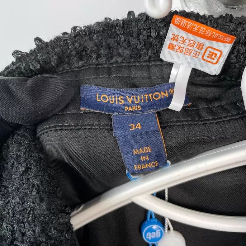 Louis Vuitton Louis Vuitton Black double-breasted gold button woolen sle Size XXS / US 00 / IT 34 - 8 Thumbnail