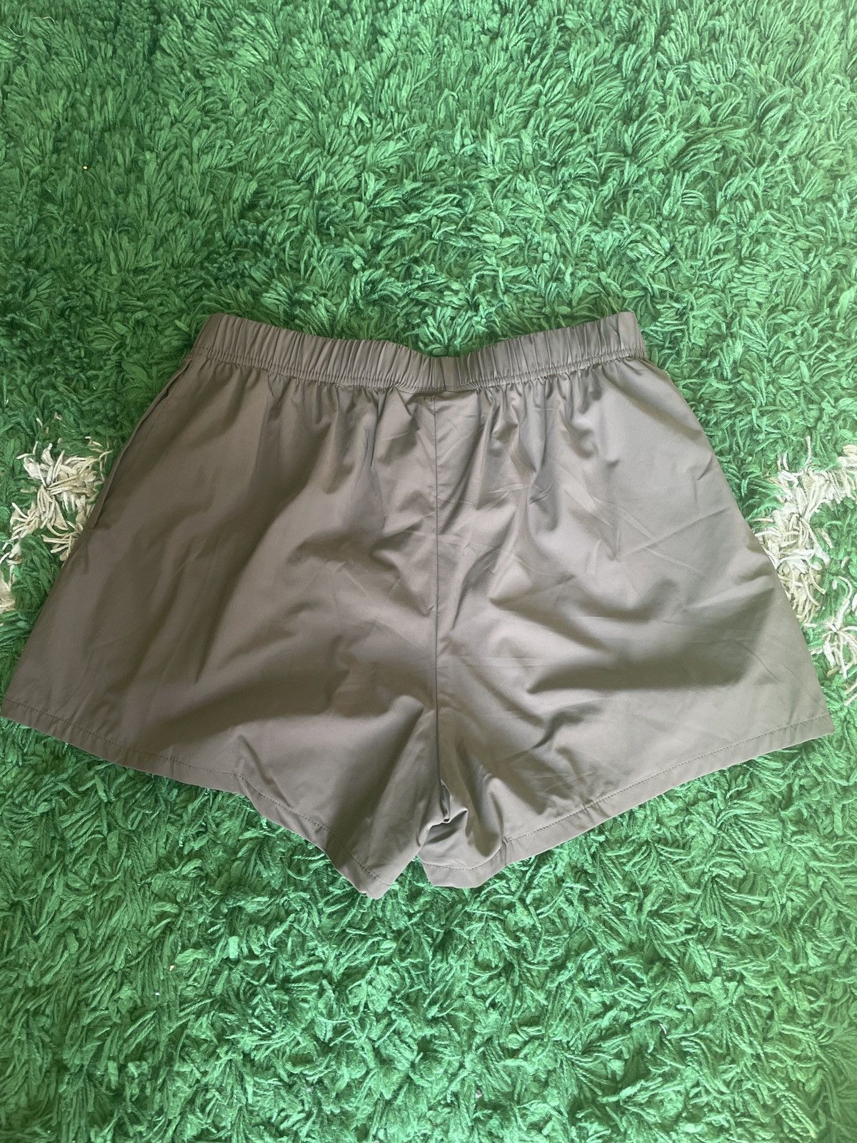 Essentials × Fear of God Fear of God Essentials Plum Volley Short S Size US 30 / EU 46 - 2 Thumbnail