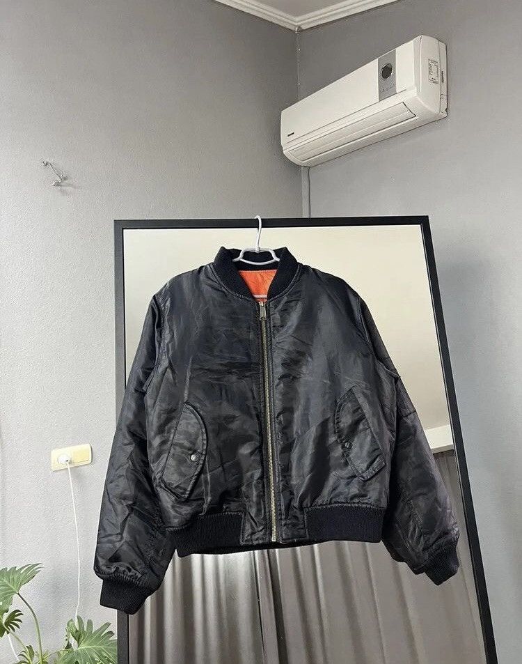 ジャケット・アウター ALPHA INDUSTRIES MA-1 INTERMEDIATE JAC Alpha Industries MA-1 Flight Jacket in Black | Dave's New York