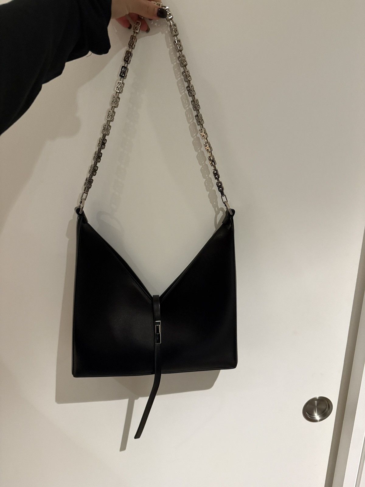 Givenchy Givenchy Small Cut Out Logo Chain Bag Size ONE SIZE - 2 Thumbnail