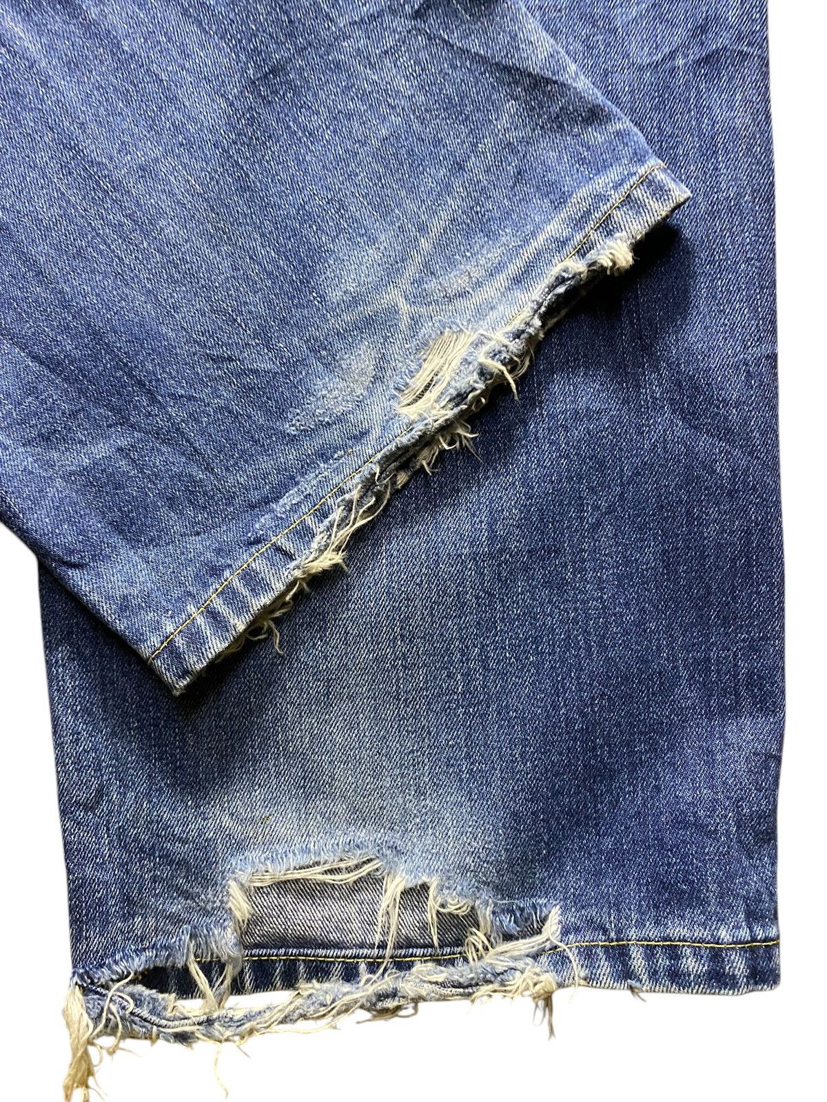 Vintage Levis 502 Blue Wash Ripped Straight Jeans