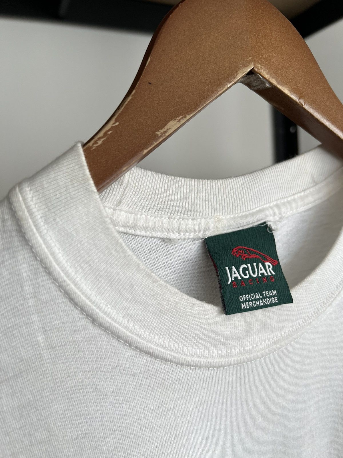 Formula 1 Vintage 2000s Jaguar Racing Formula 1 F1 Cars White T-shirt Size US L / EU 52-54 / 3 - 8 Thumbnail