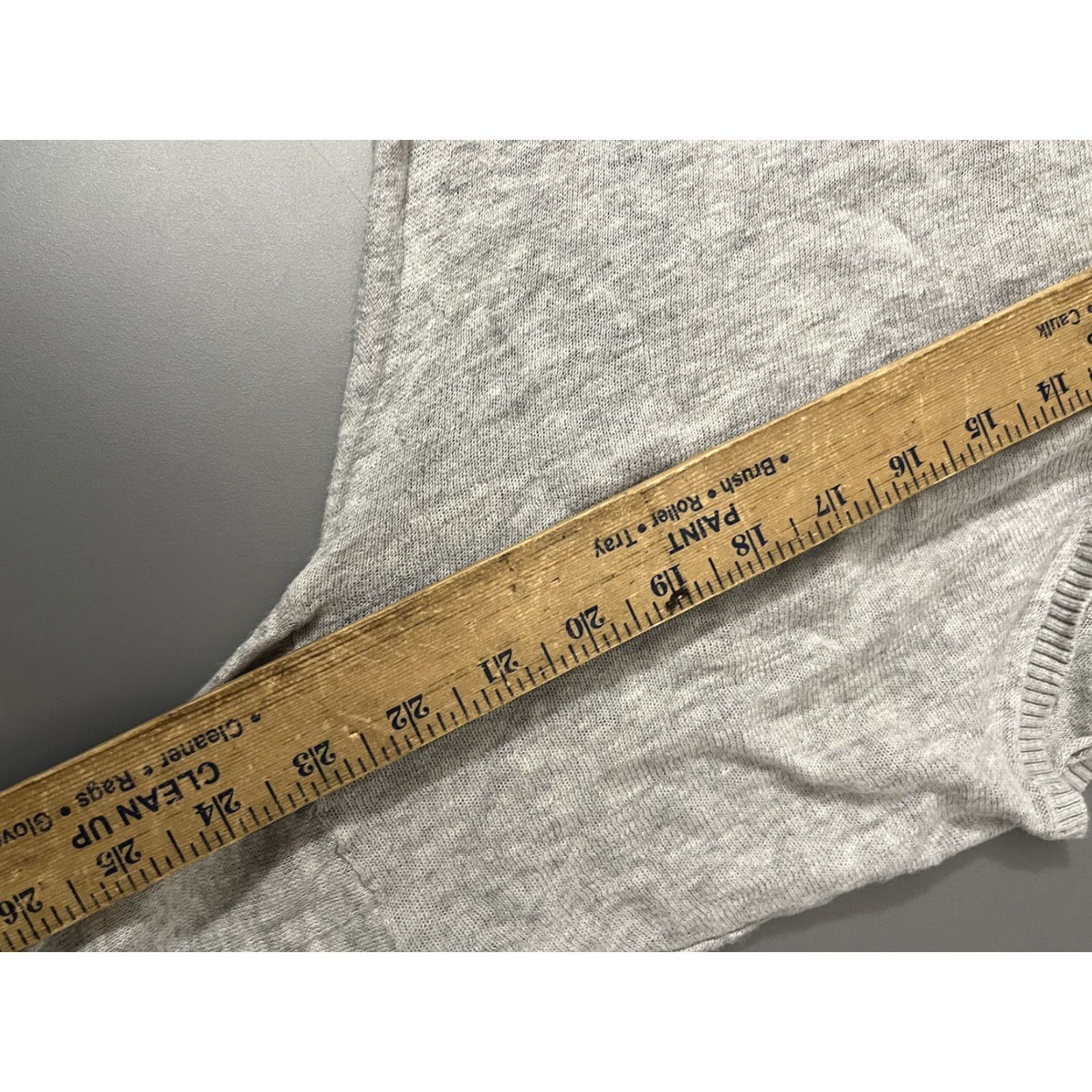 Gap VINTAGE Gap Gray Sweater Women Solid V Neck Long Sleeve Size Large Adult Women Size L / US 10 / IT 46 - 5 Thumbnail